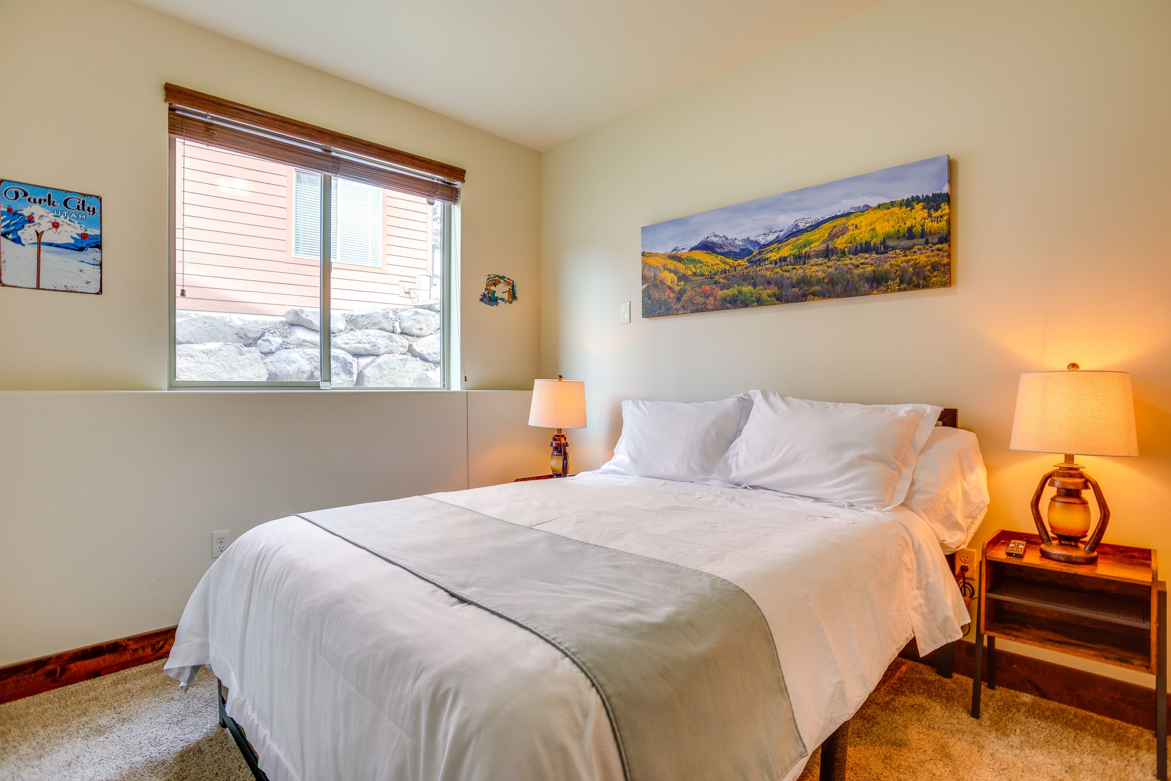 Bedroom 3 | Queen Bed | Smart TV