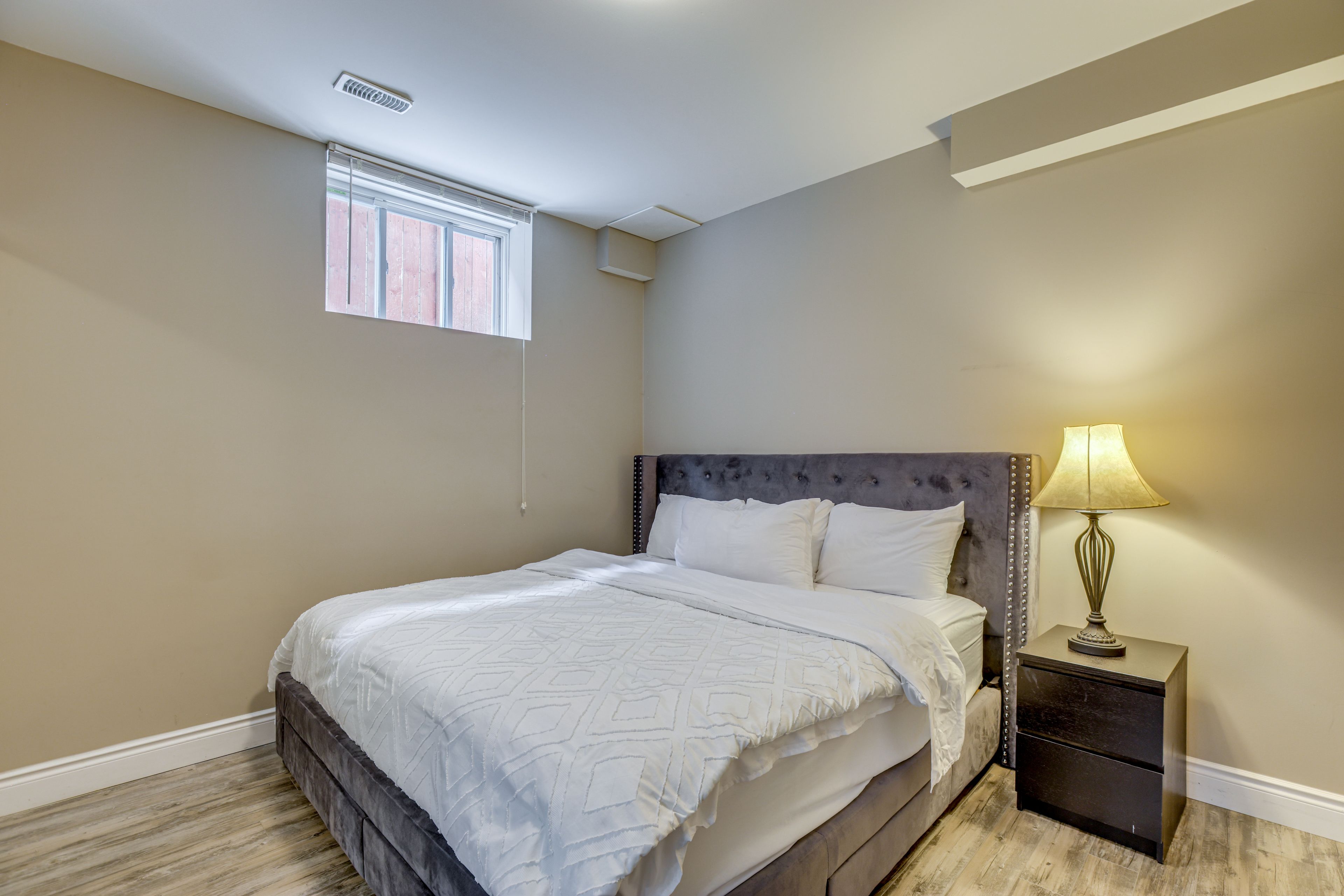 Bedroom 1 | King Bed