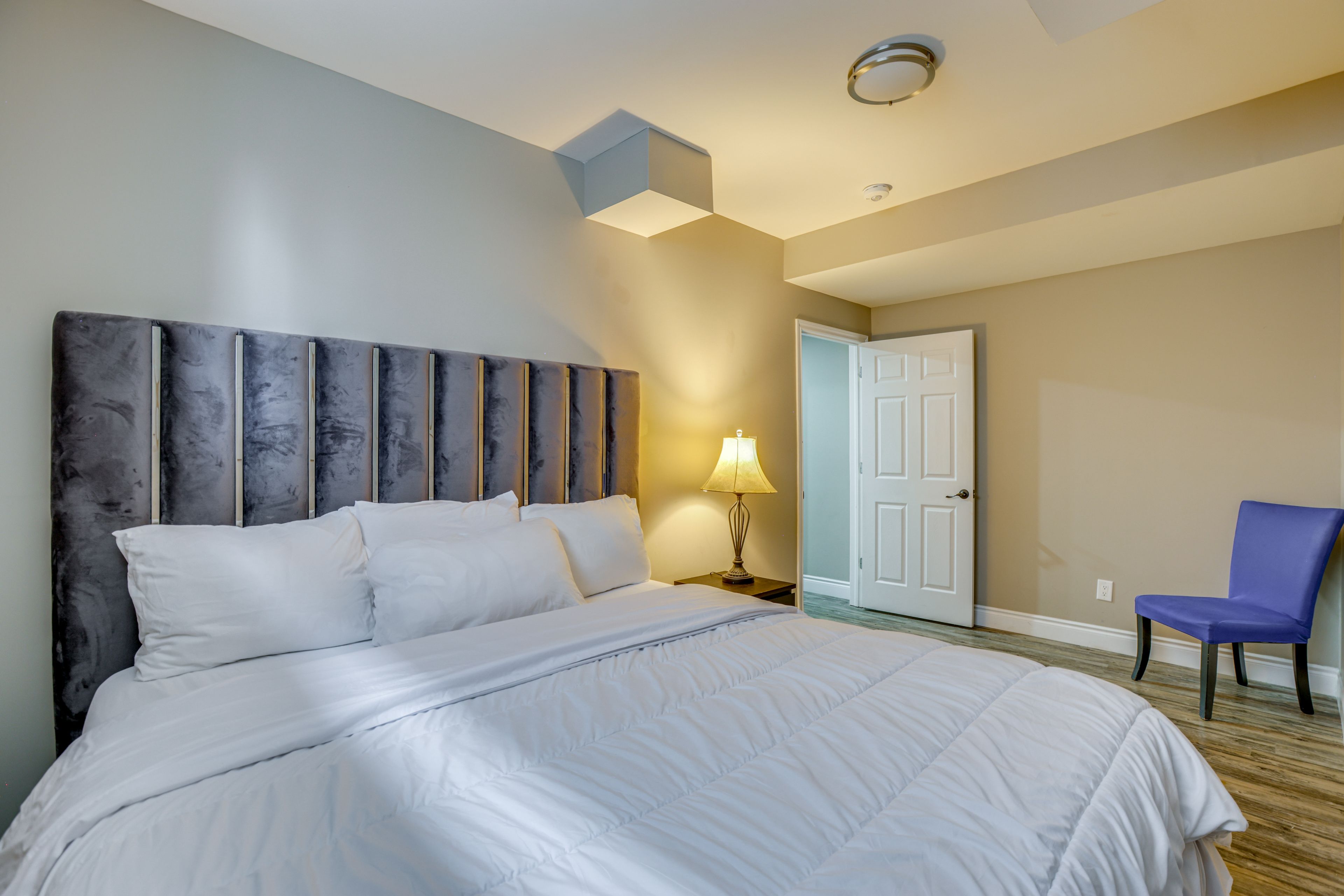 Bedroom 2 | King Bed