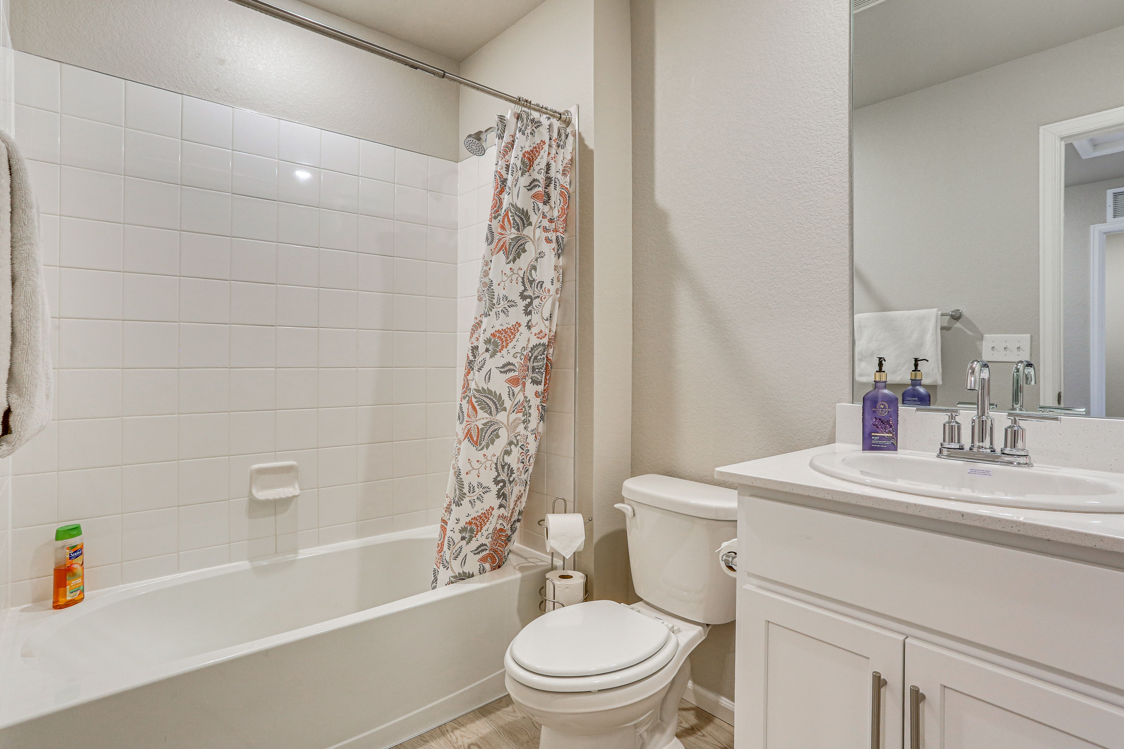 Full Bathroom | 2nd Floor