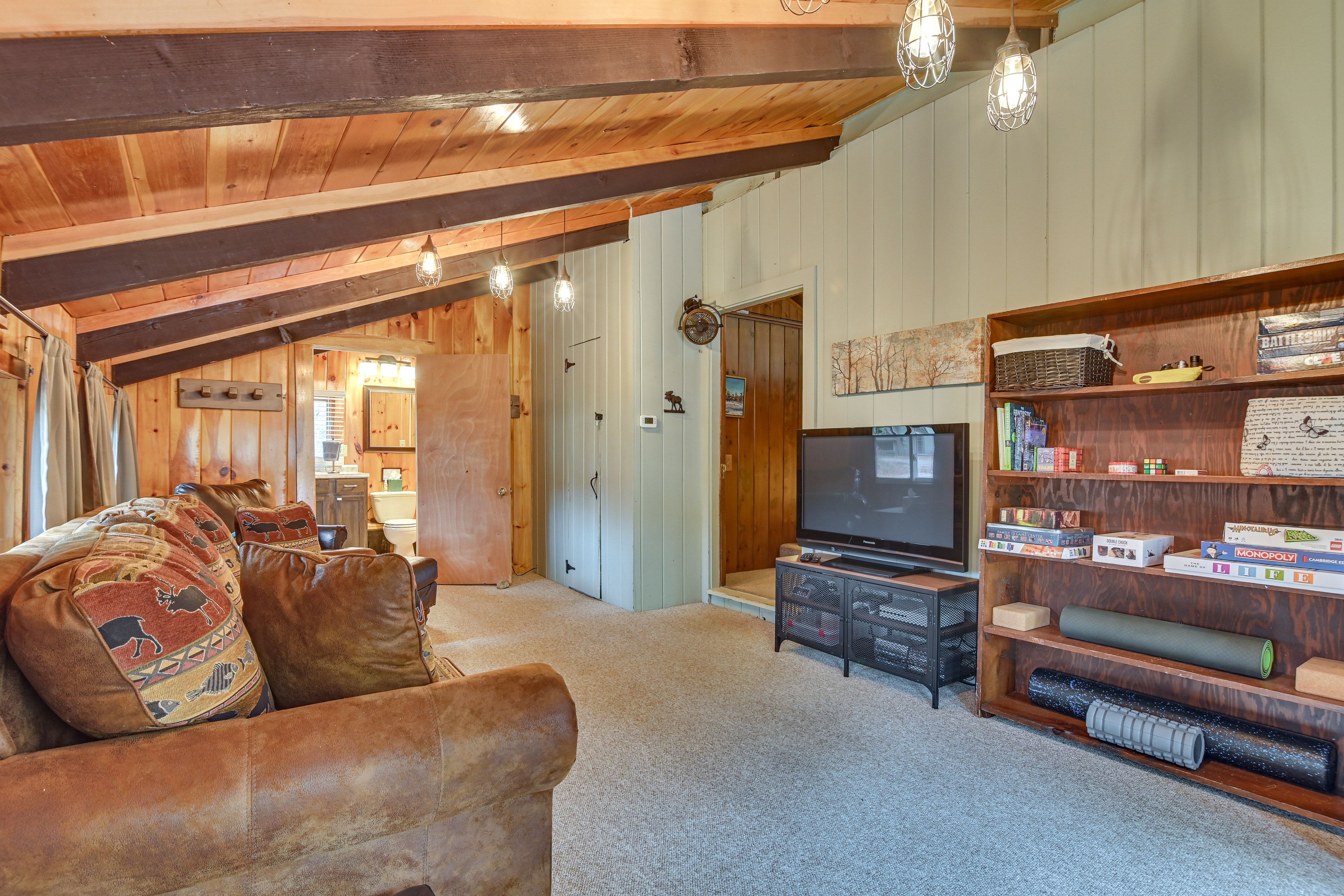 Den | Full Sleeper Sofa | Smart TV | Board Games | Ground Level