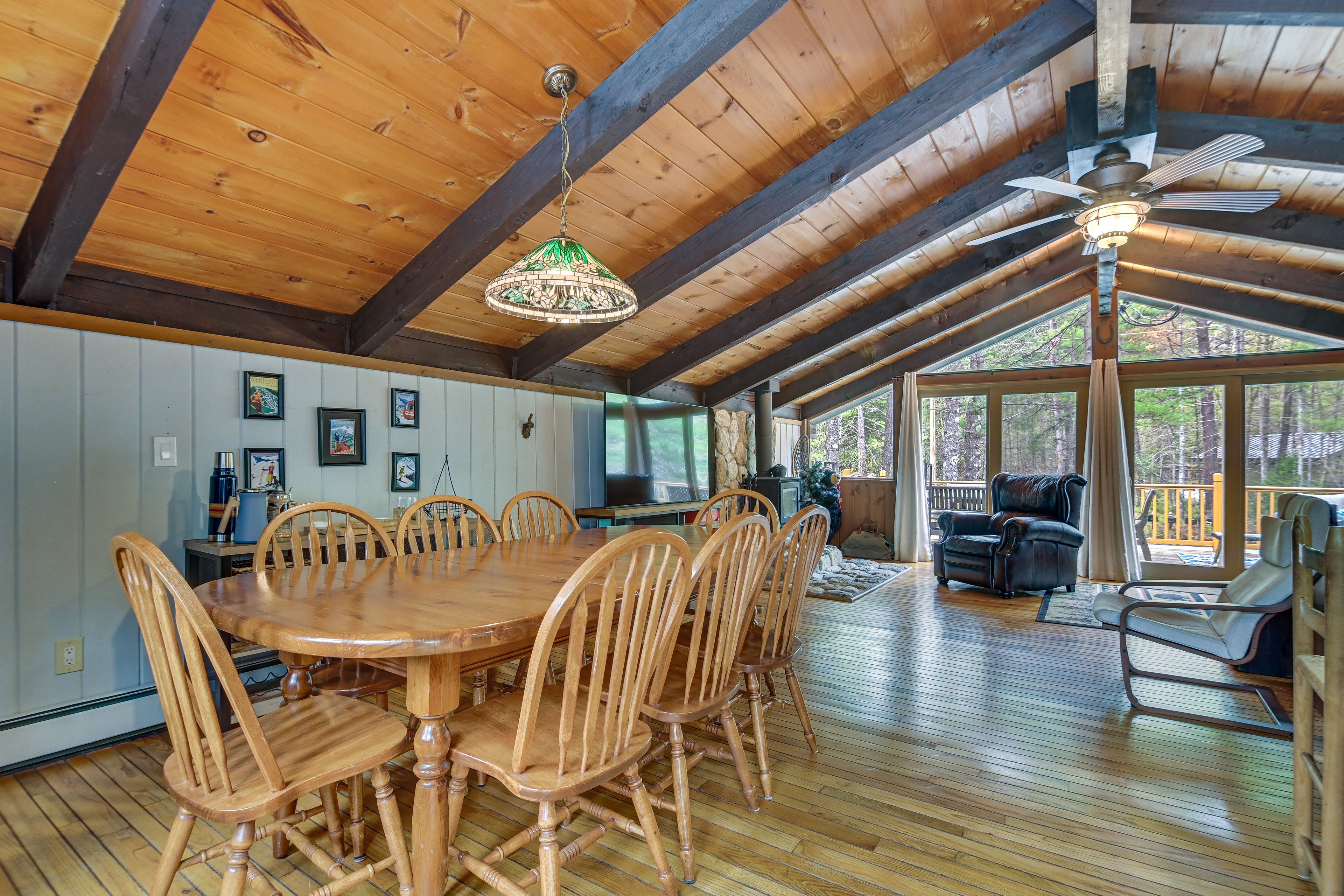 Dining Area | Dishware/Flatware Provided | Upper Level