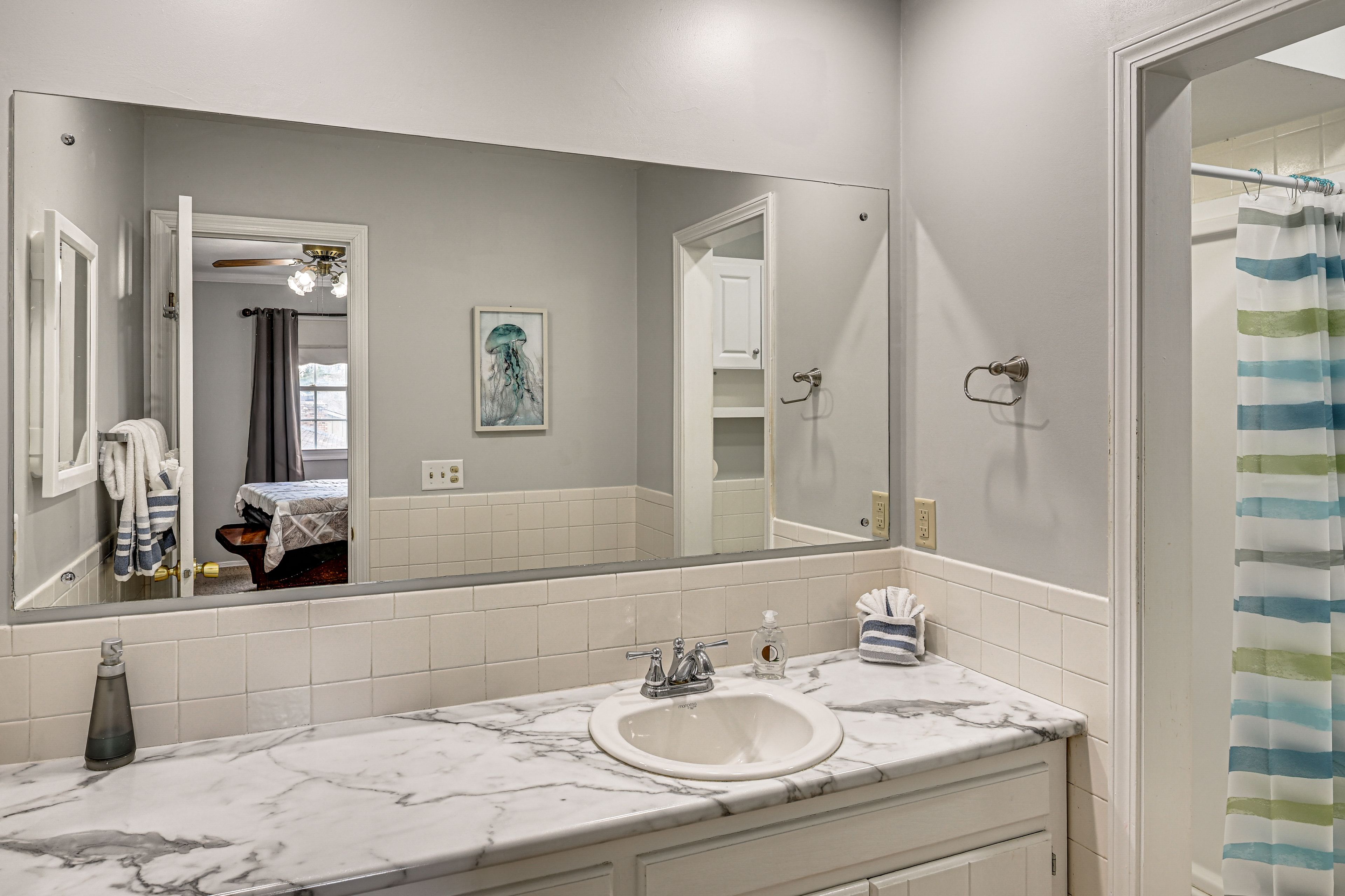 En-Suite Bathroom | 2nd Floor