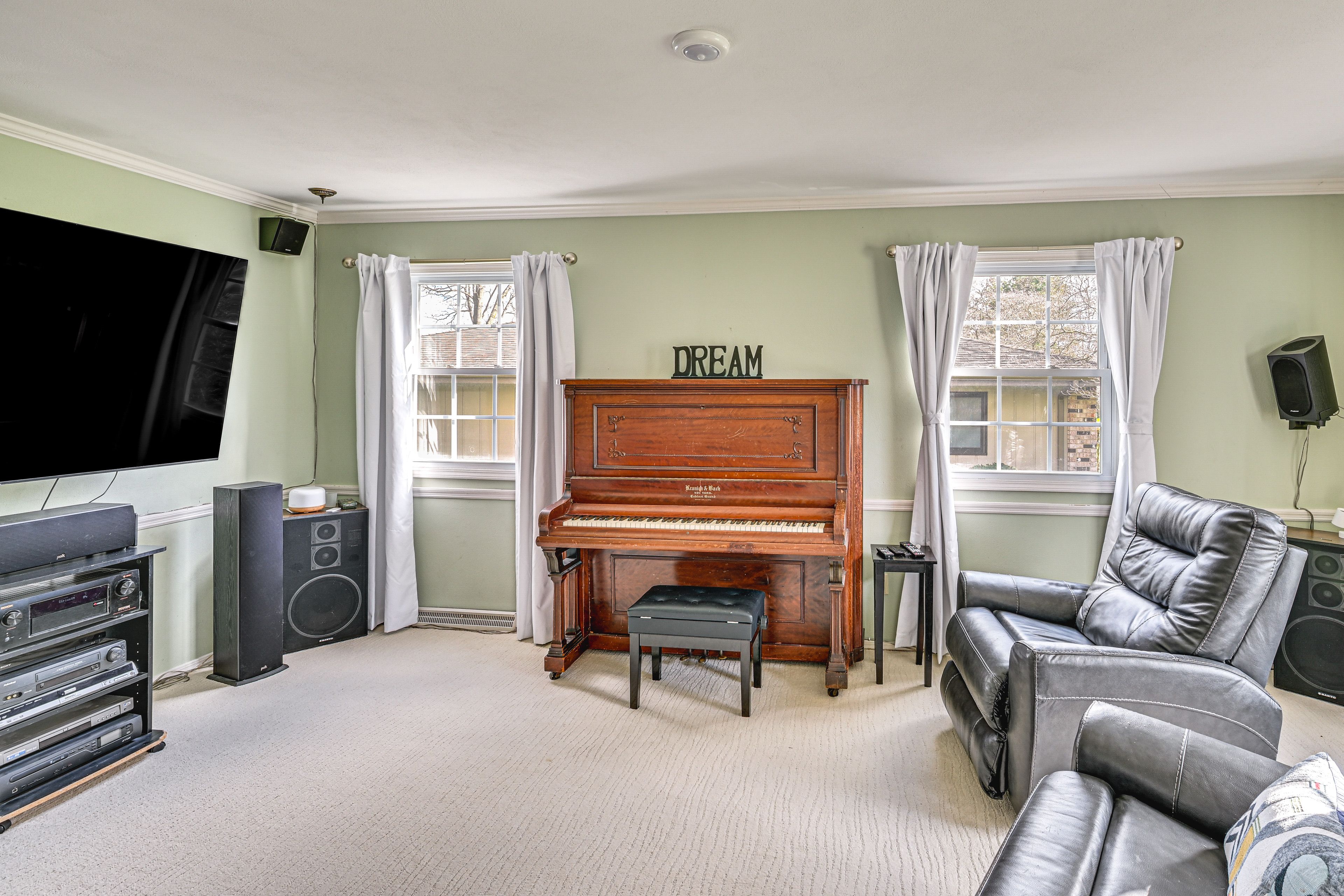 Movie and Music Room | Futon | 1st Floor