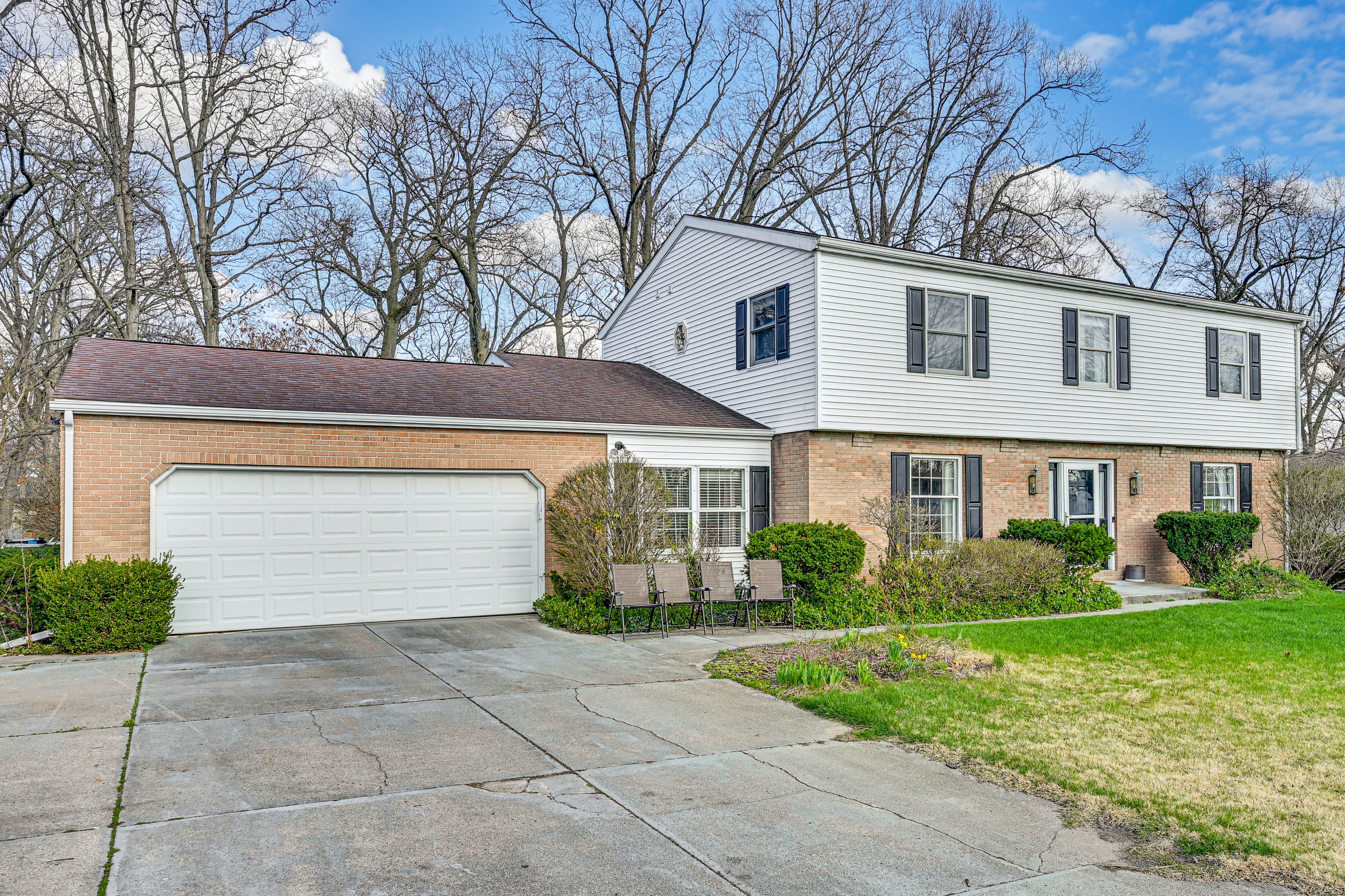 Driveway Parking (9 Vehicles)