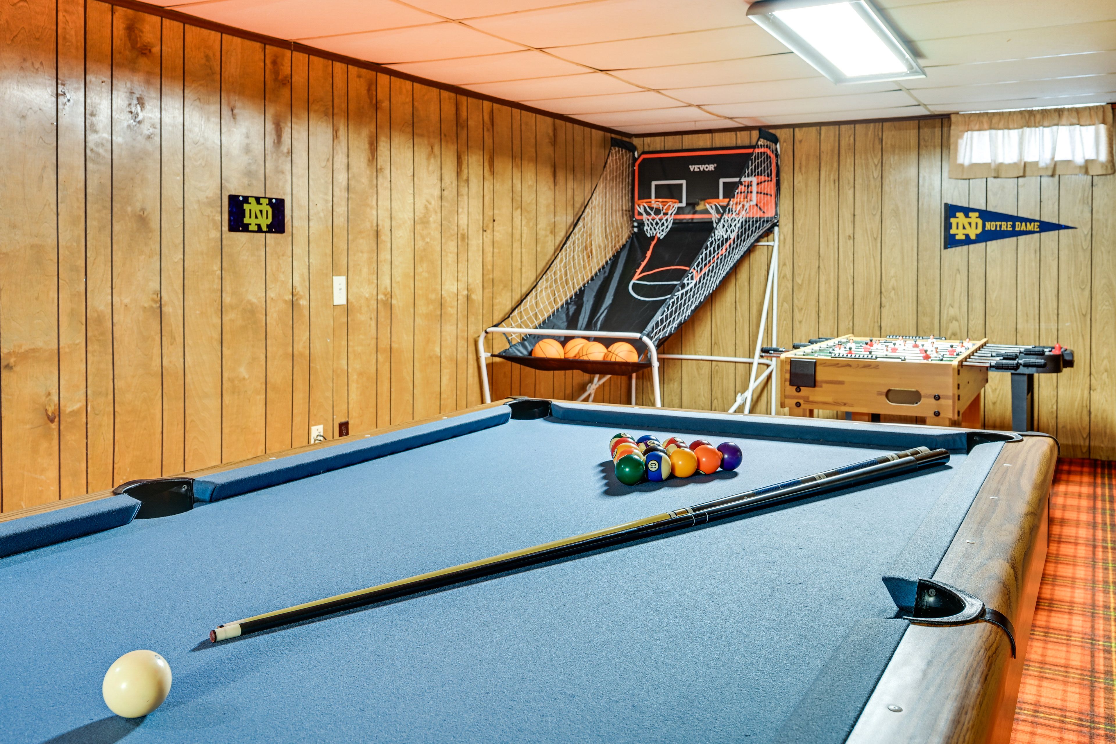 Pool Table | Basketball Game