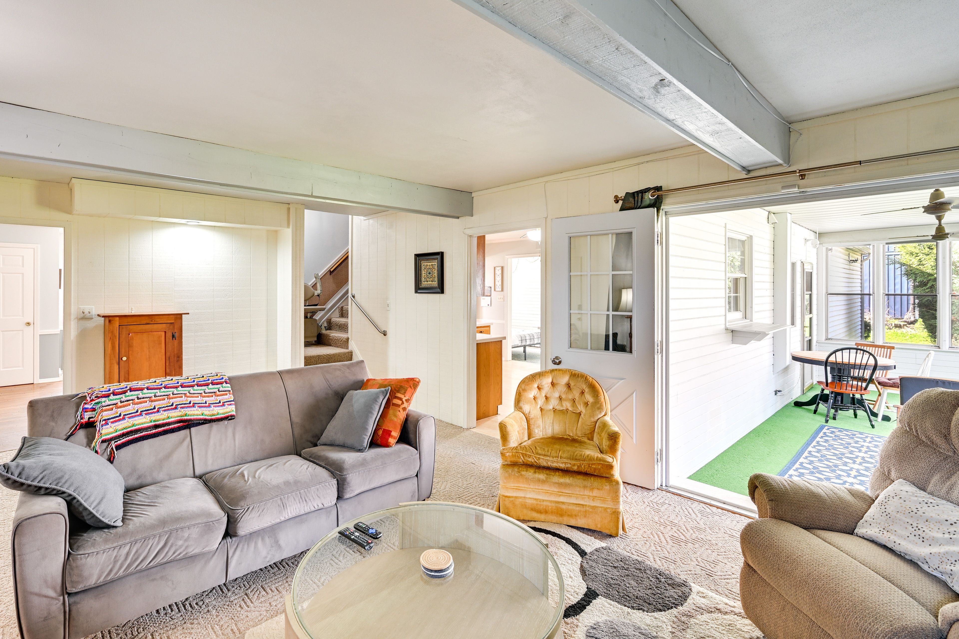 Sun Porch w/Passthrough Window