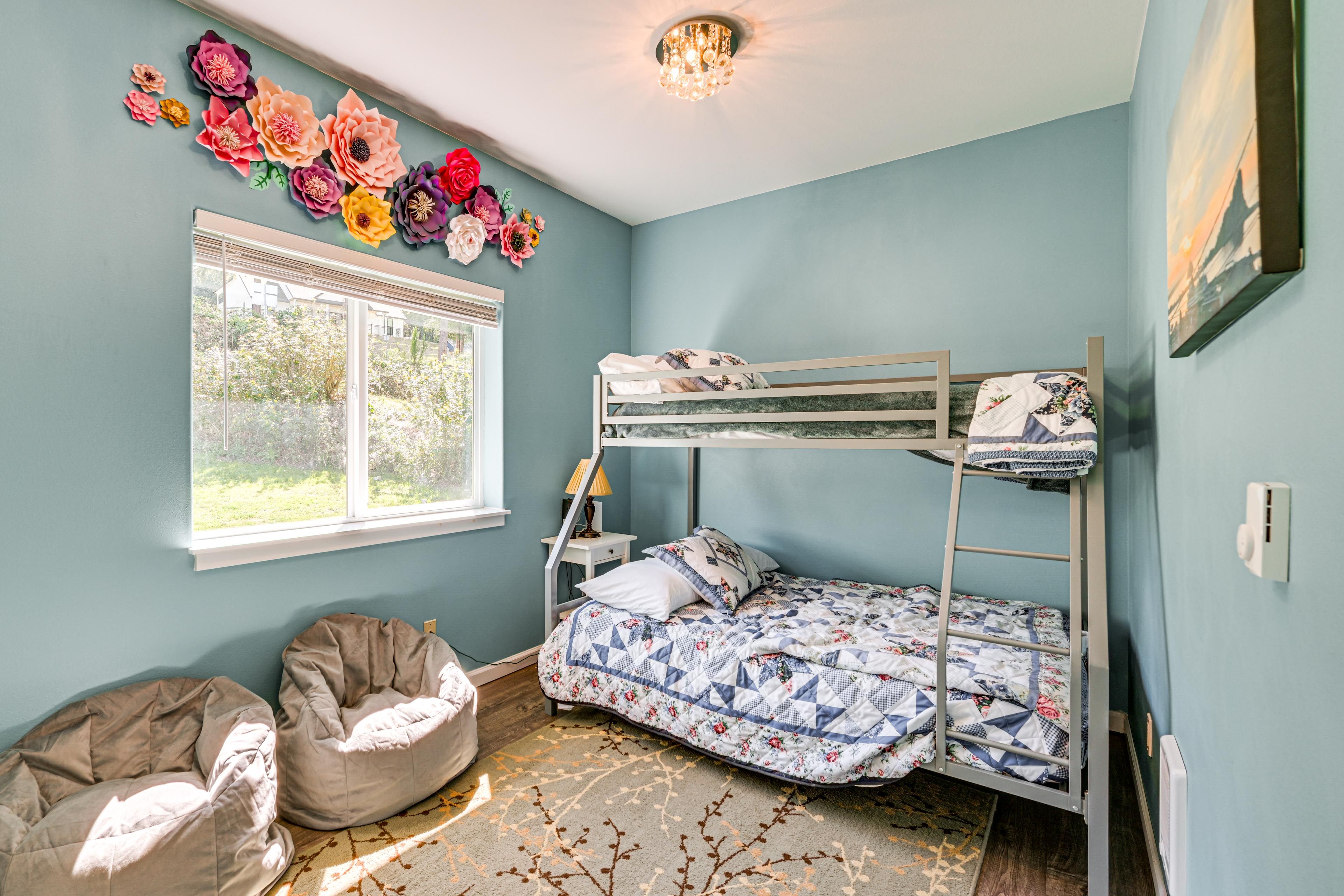 Bedroom 2 | 1st Floor | Twin/Full Bunk Bed