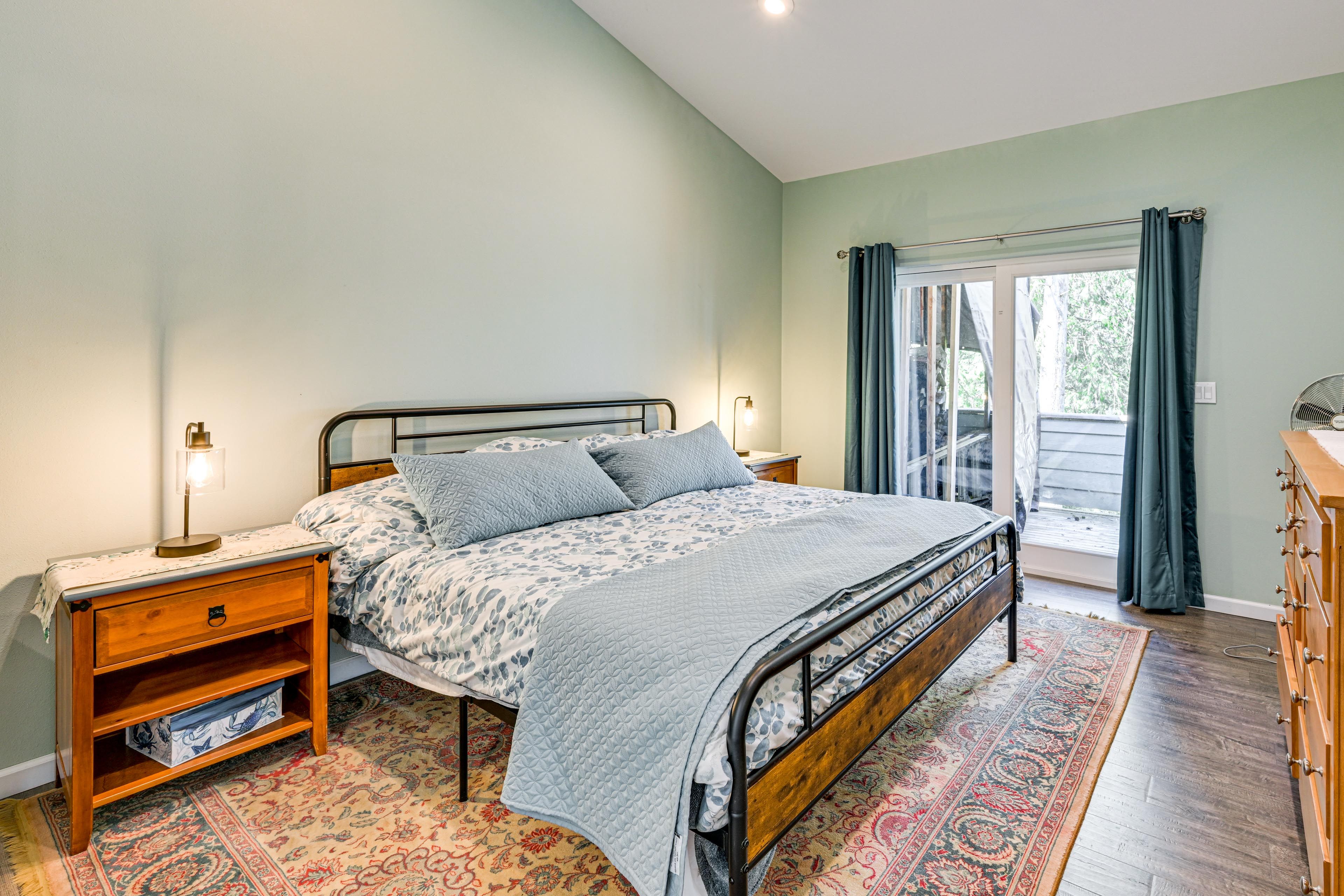 Bedroom 1 | 1st Floor | King Bed