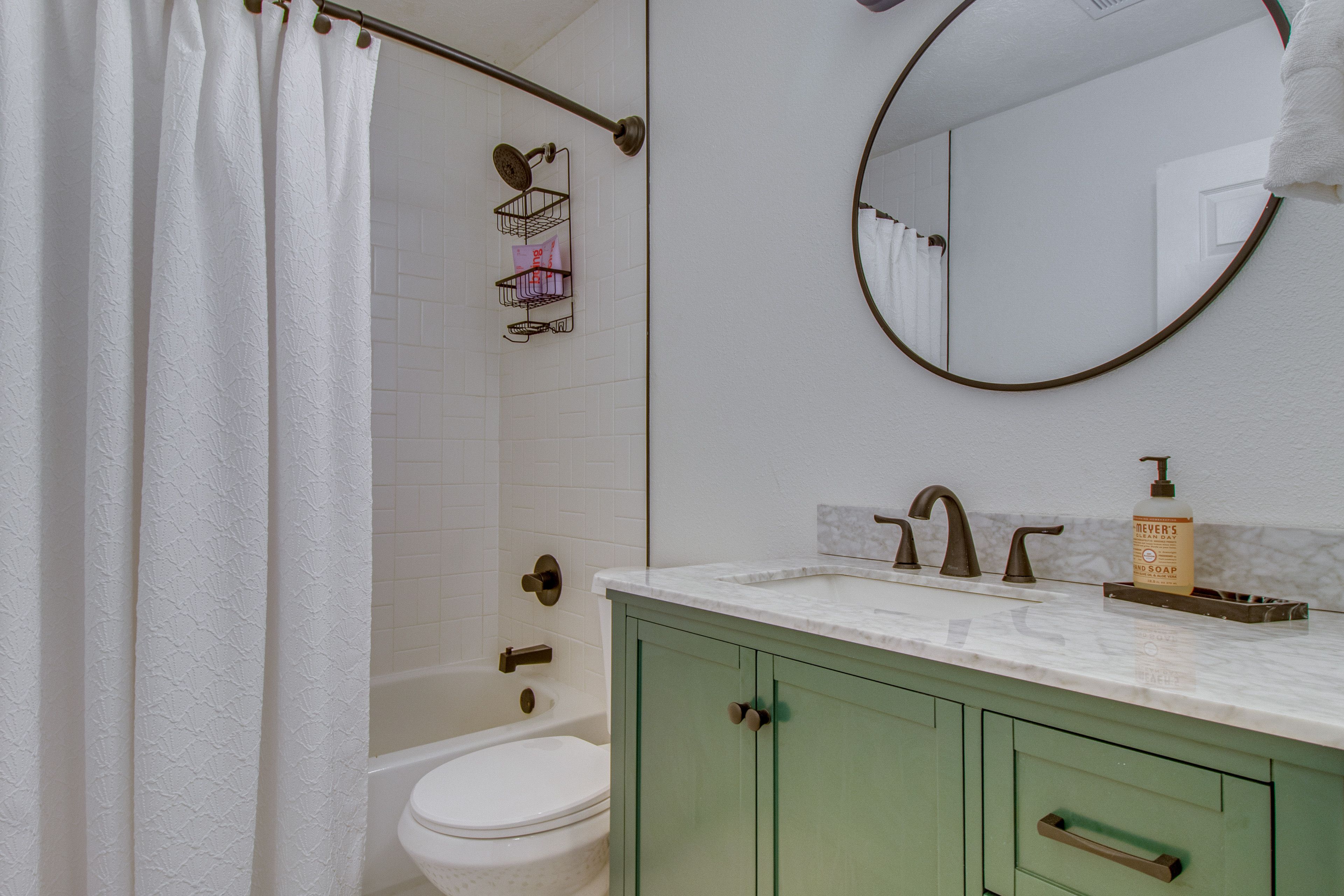 Full Bathroom