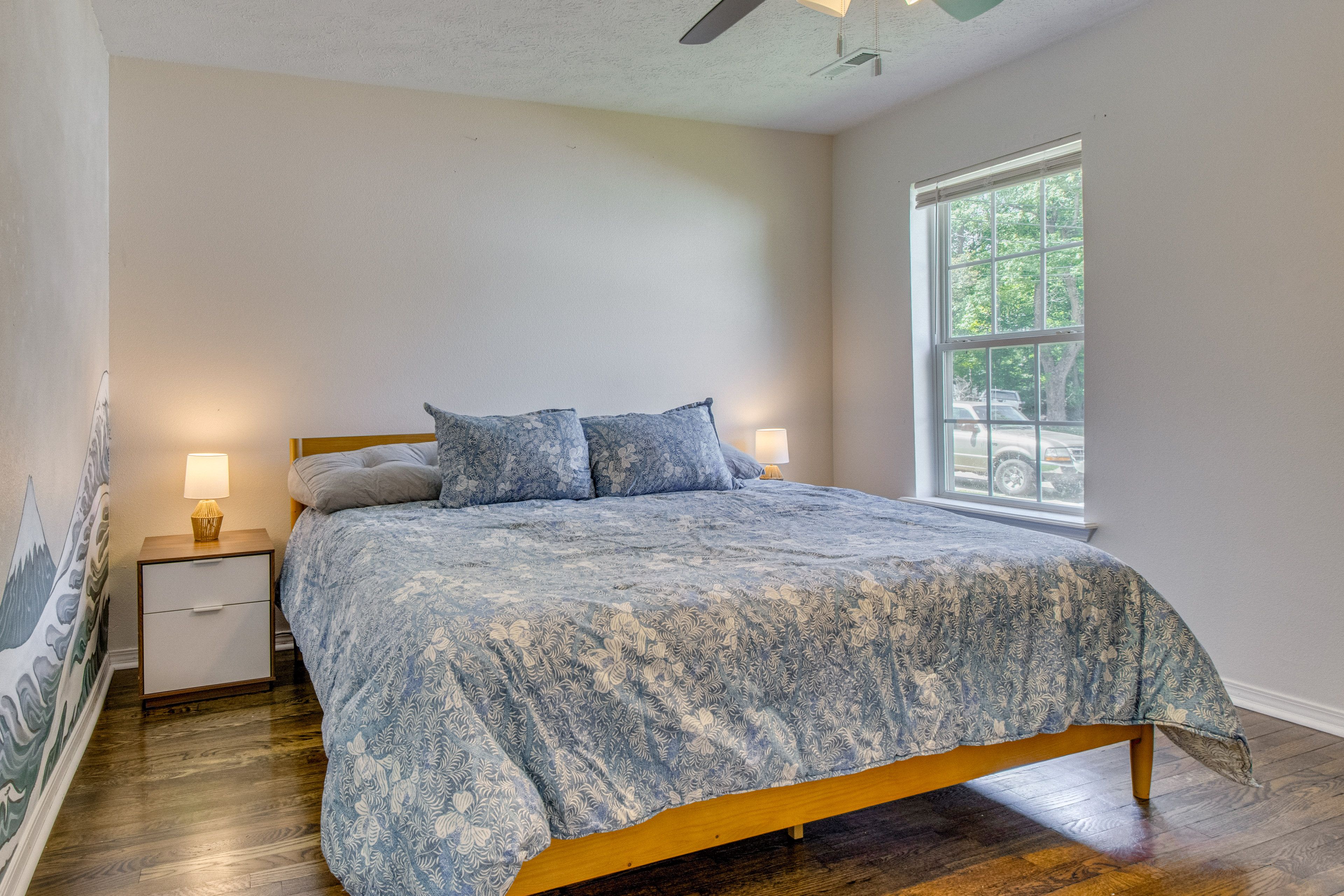 Bedroom 1 | King Bed