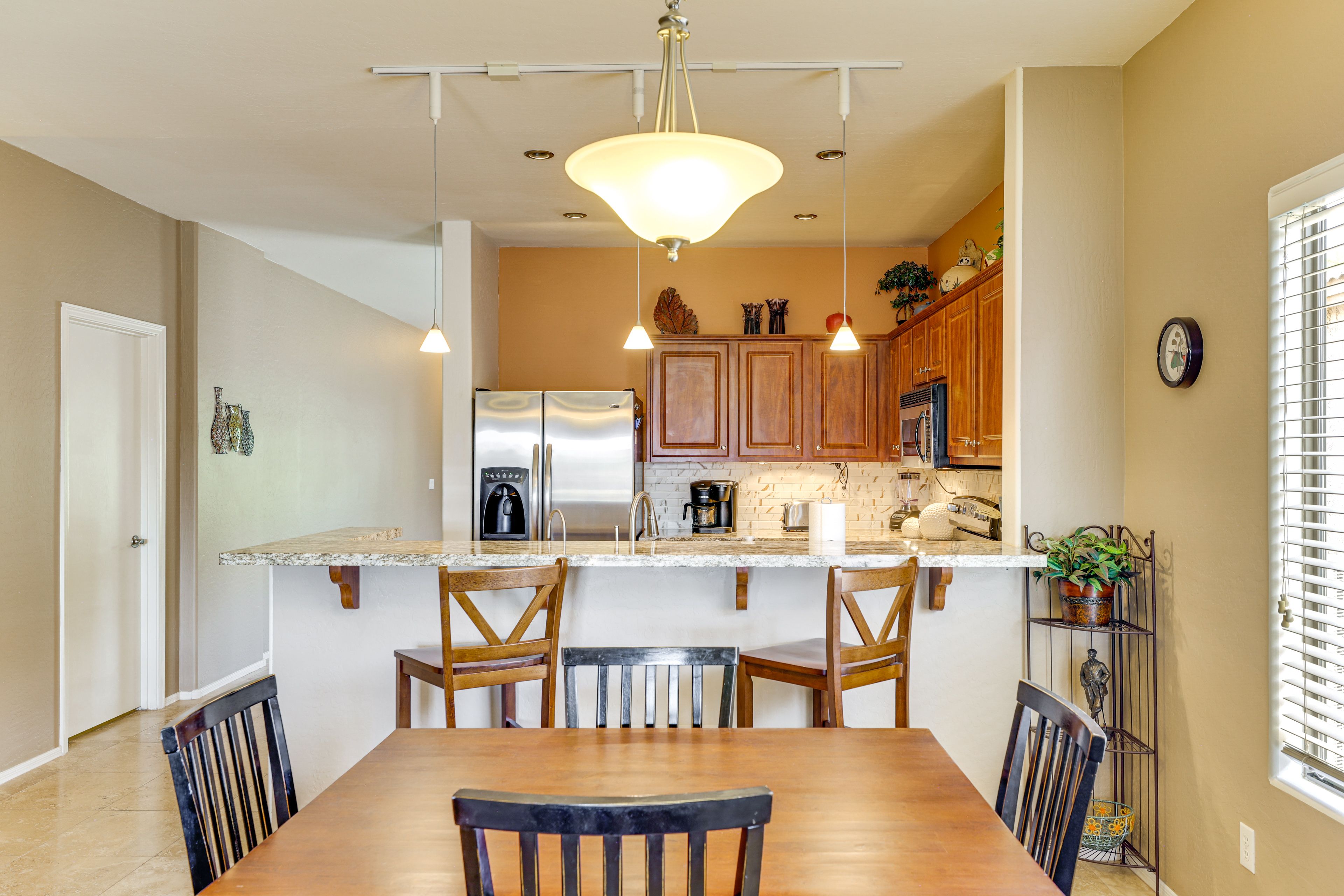Dining Area | Dishware & Flatware