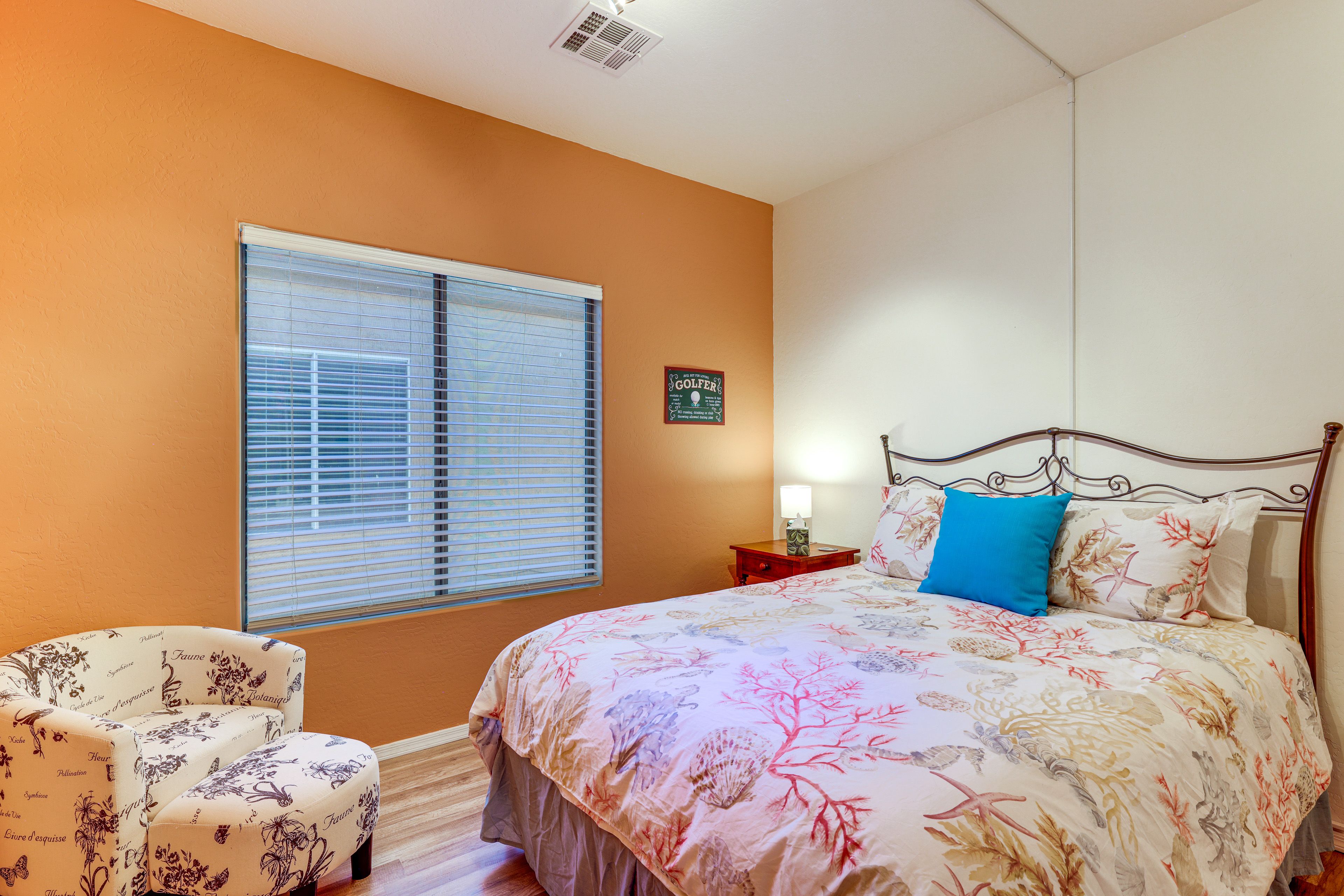 Bedroom 3 | Queen Bed