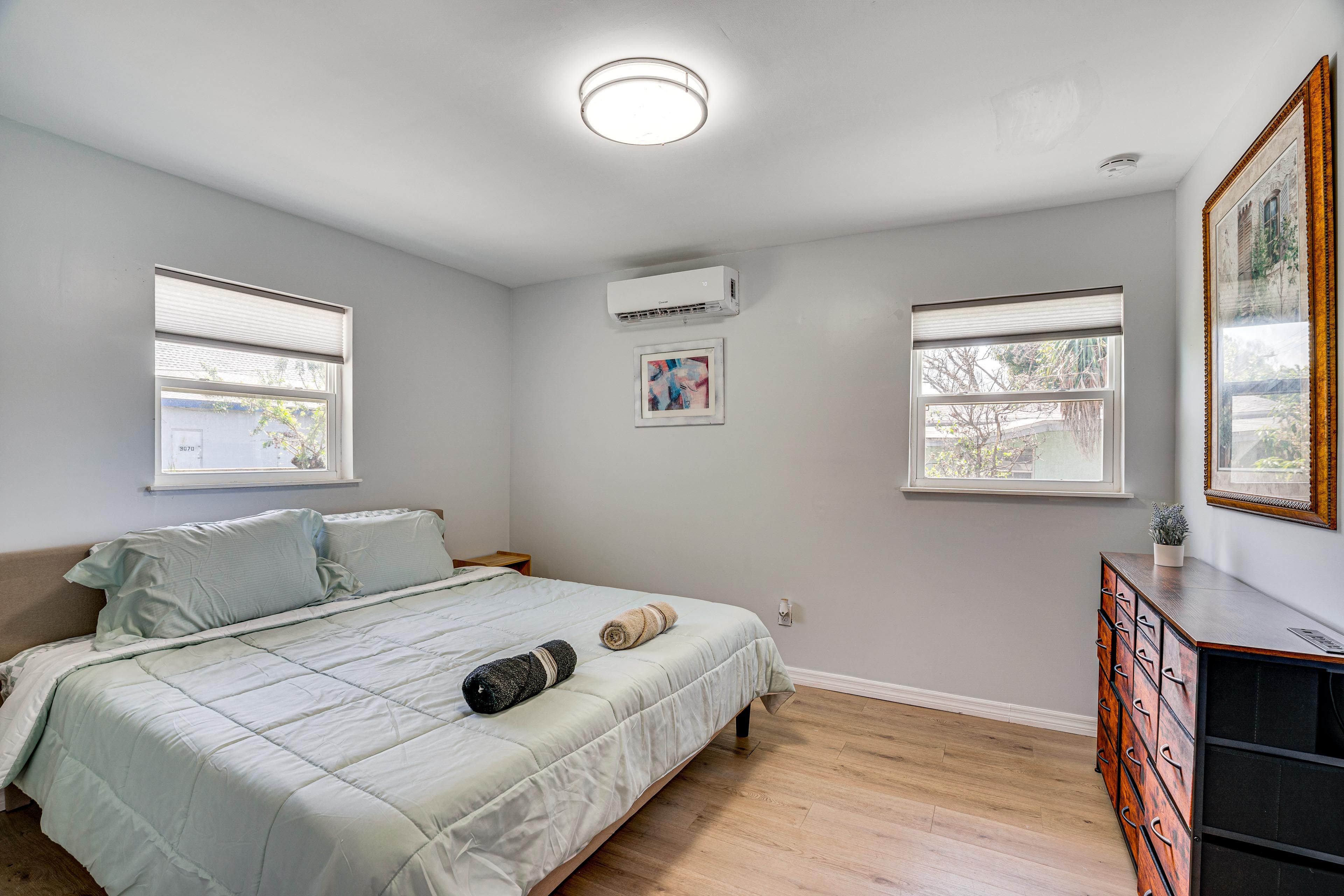 Bedroom 1 | King Bed