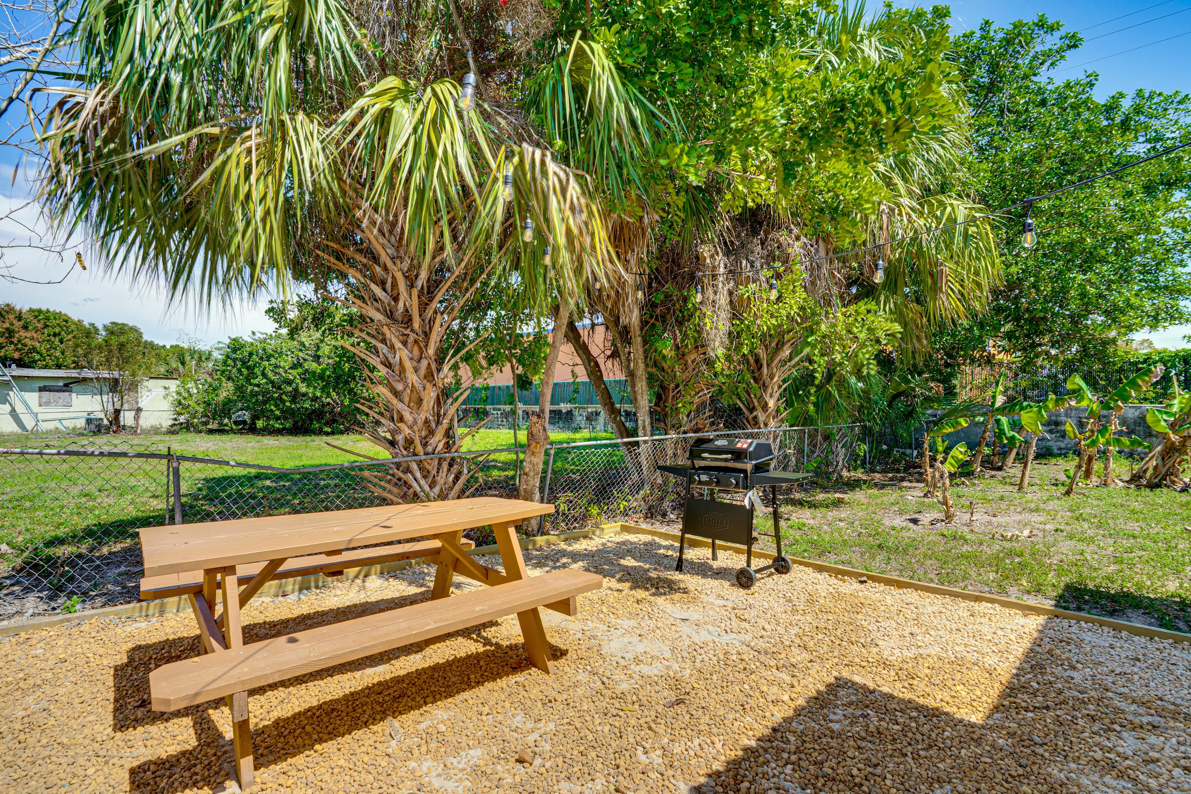 Fort Myers Vacation Rental | 4BR | 2BA | 1,212 Sq Ft