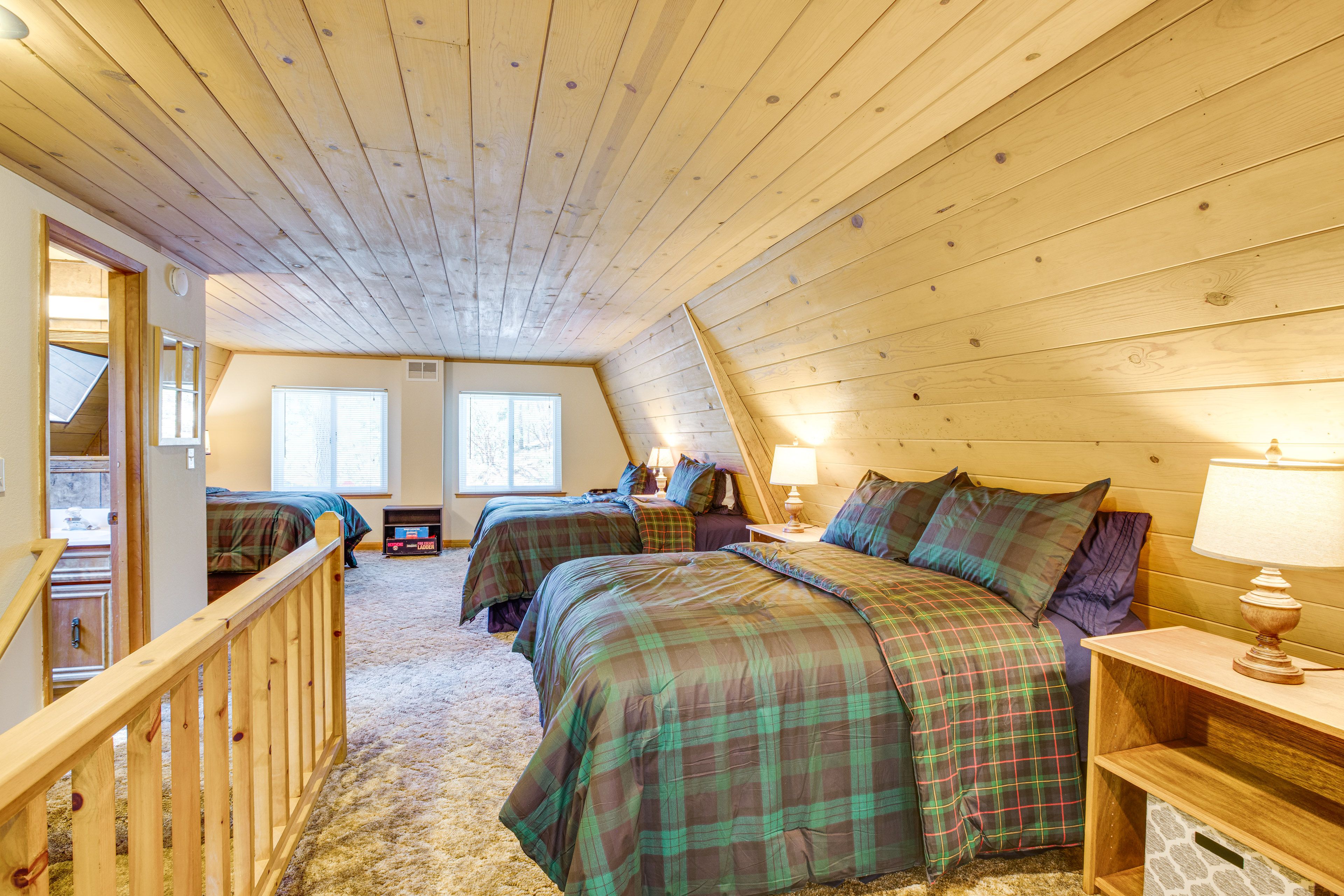 Loft | 2 Full Beds | 2 Twin Beds | 2nd Floor