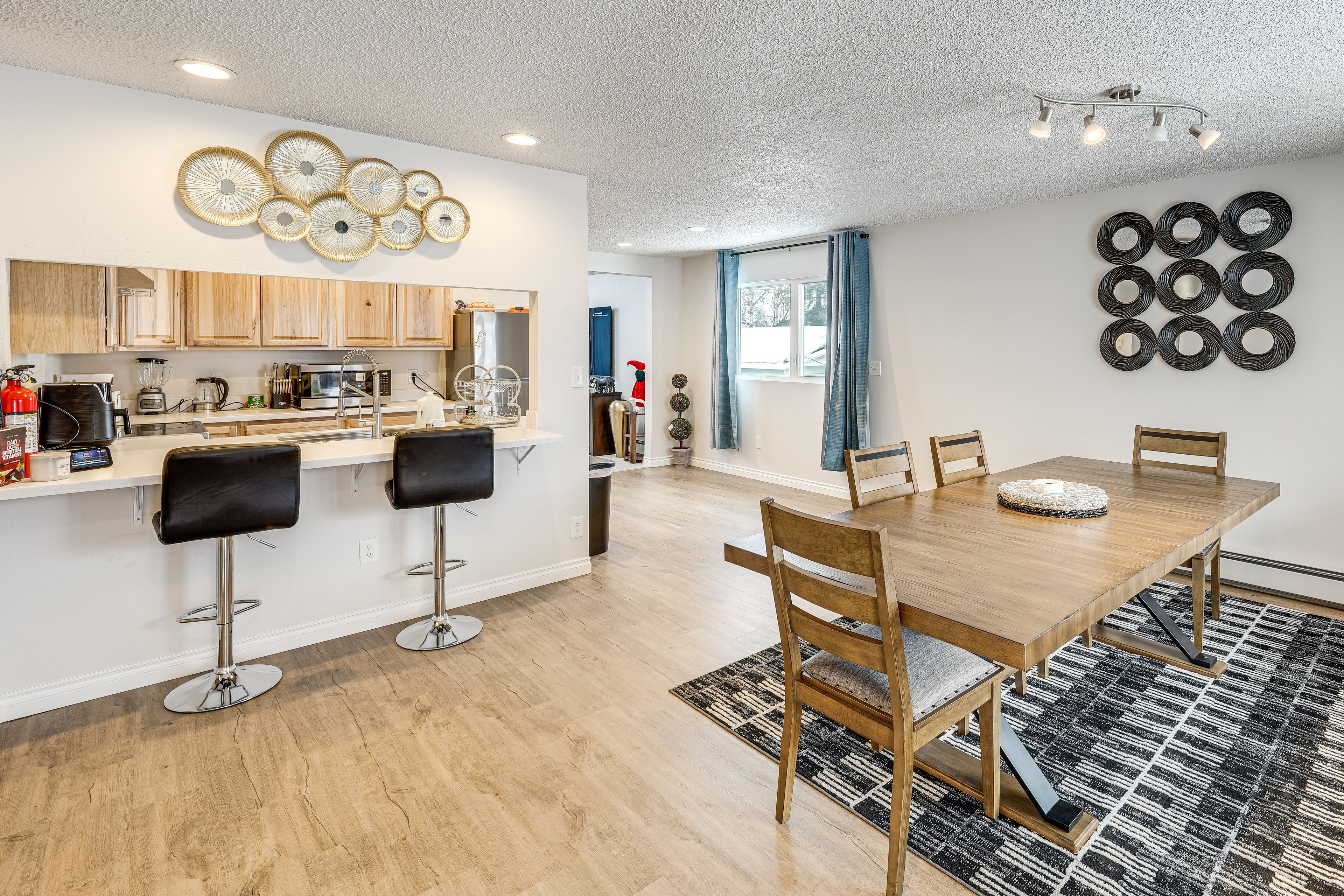 Kitchen | Dining Area