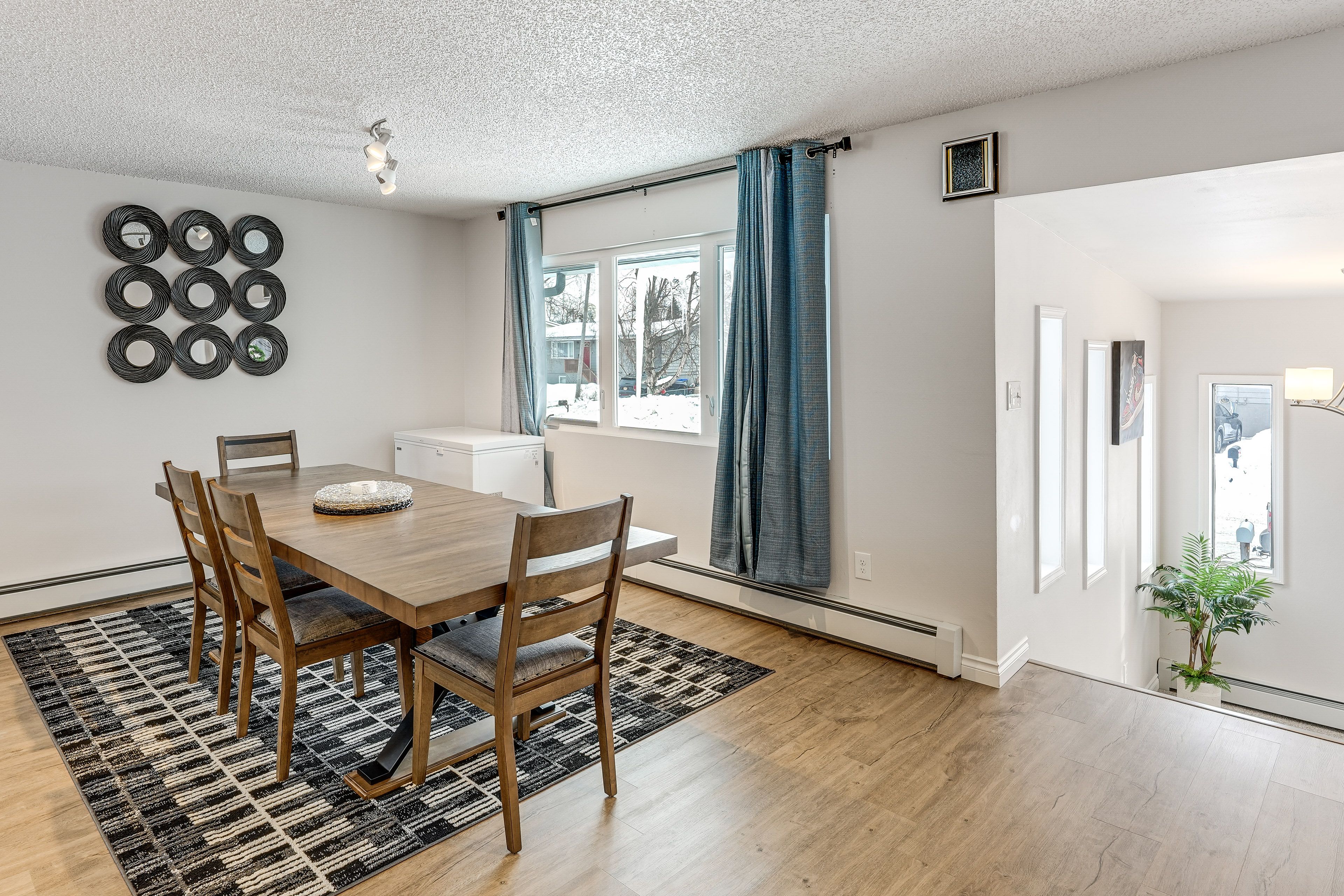 Dining Area | Dishware & Flatware