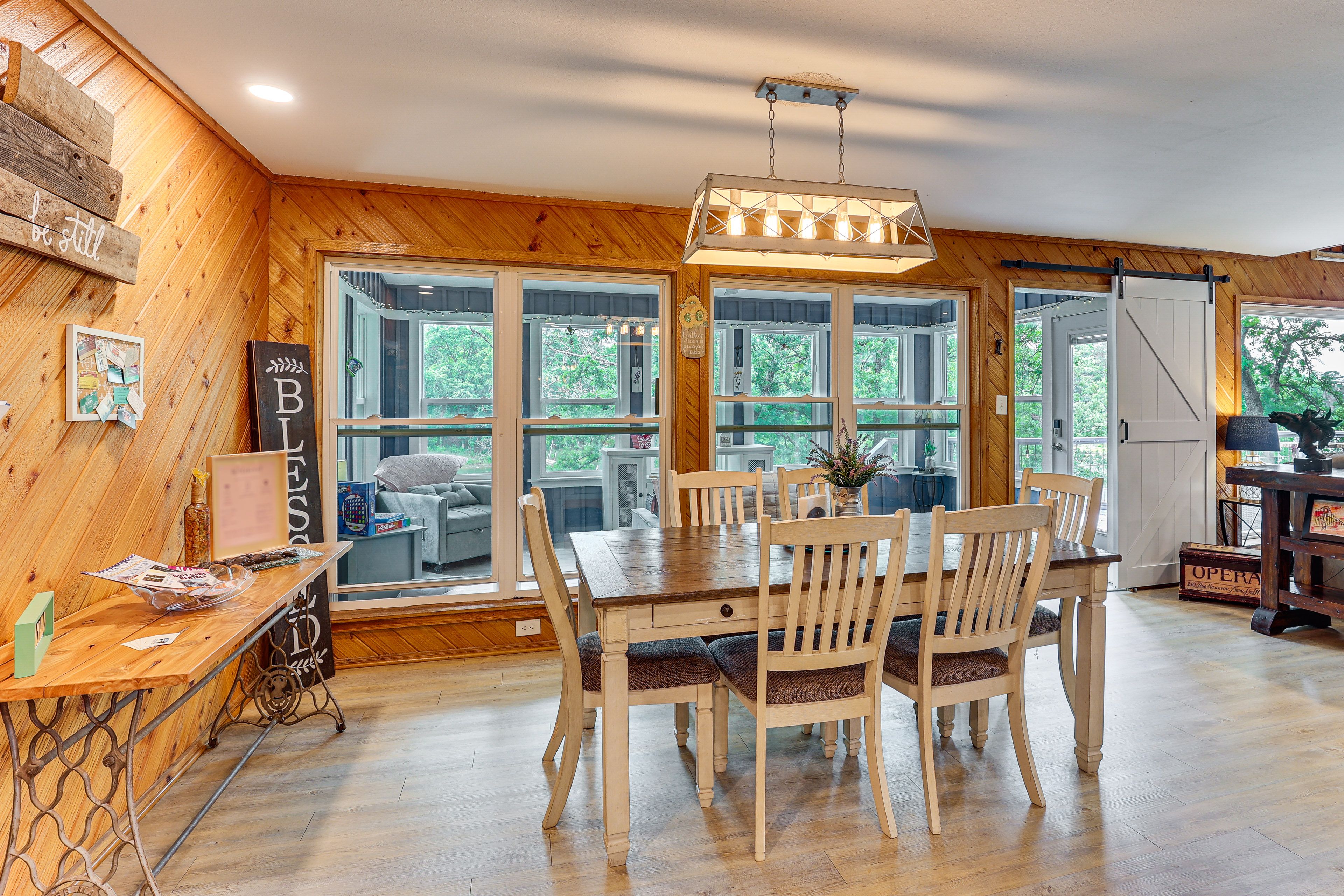 Dining Area | Dishes & Flatware Provided | 1st Floor