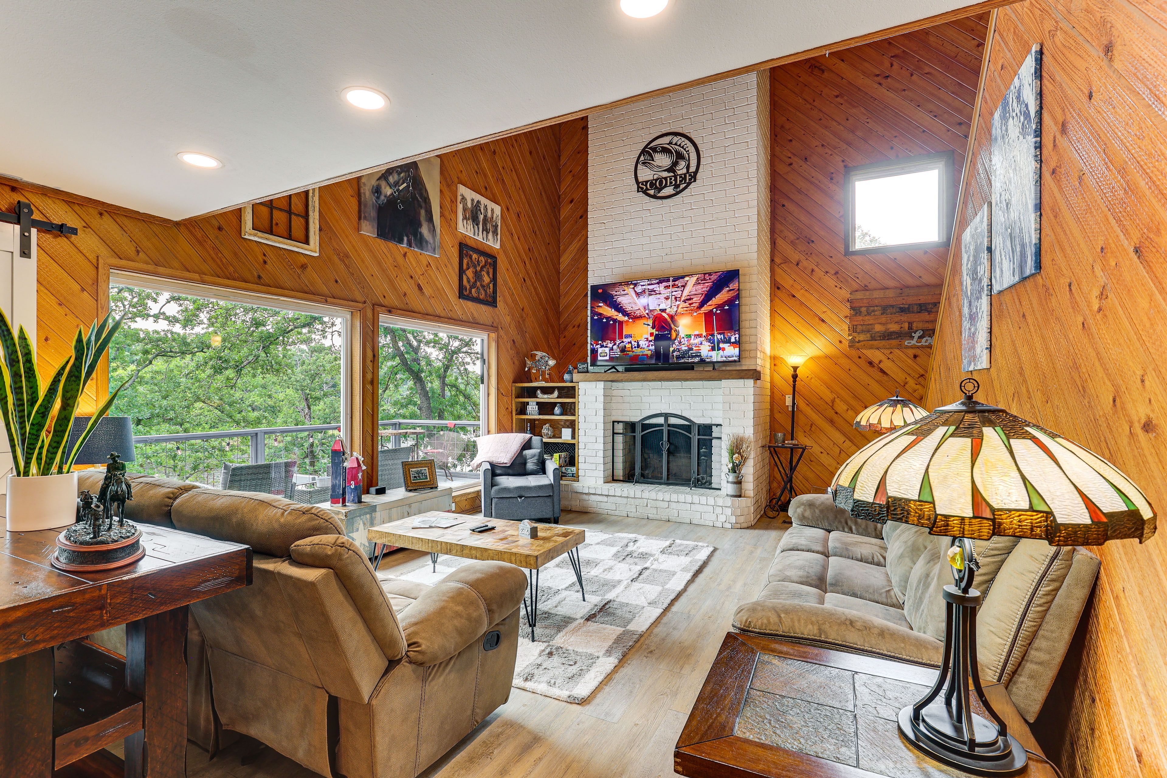 Living Room | Twin Futon | Free WiFi | 1st Floor