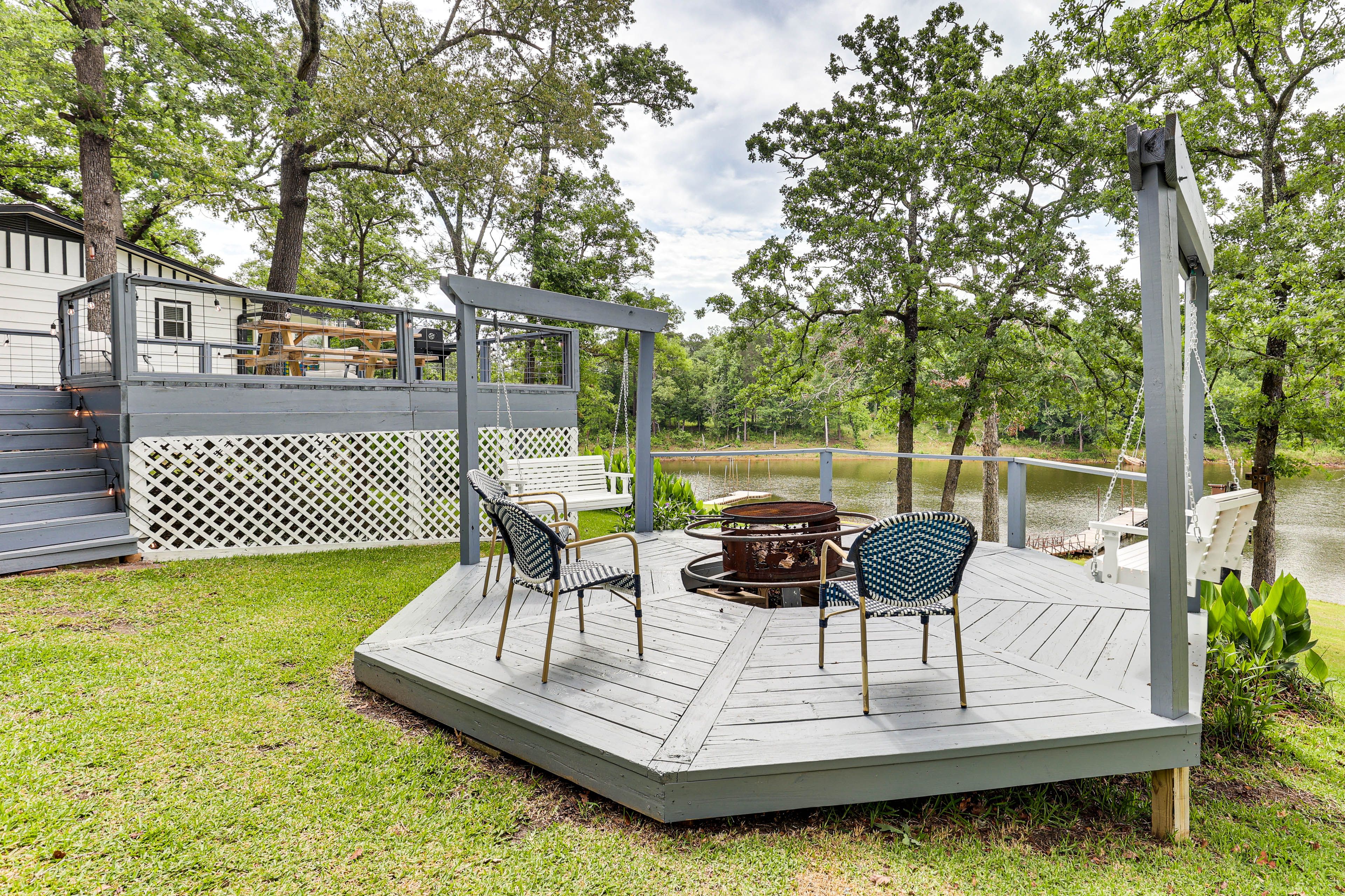 Wood-Burning Fire Pit | Private Yard