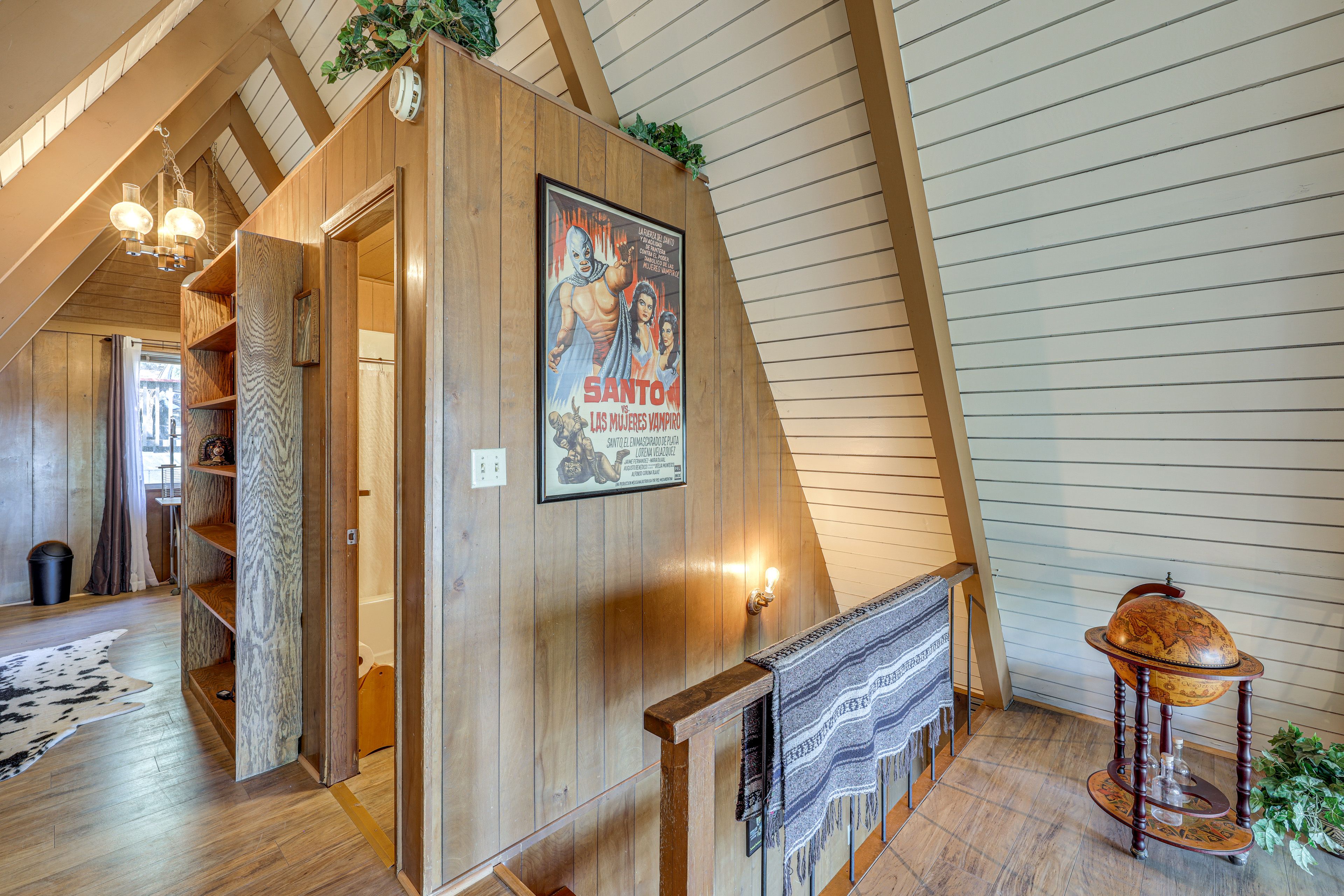 Loft | Office & Lounge Areas | 2nd Floor