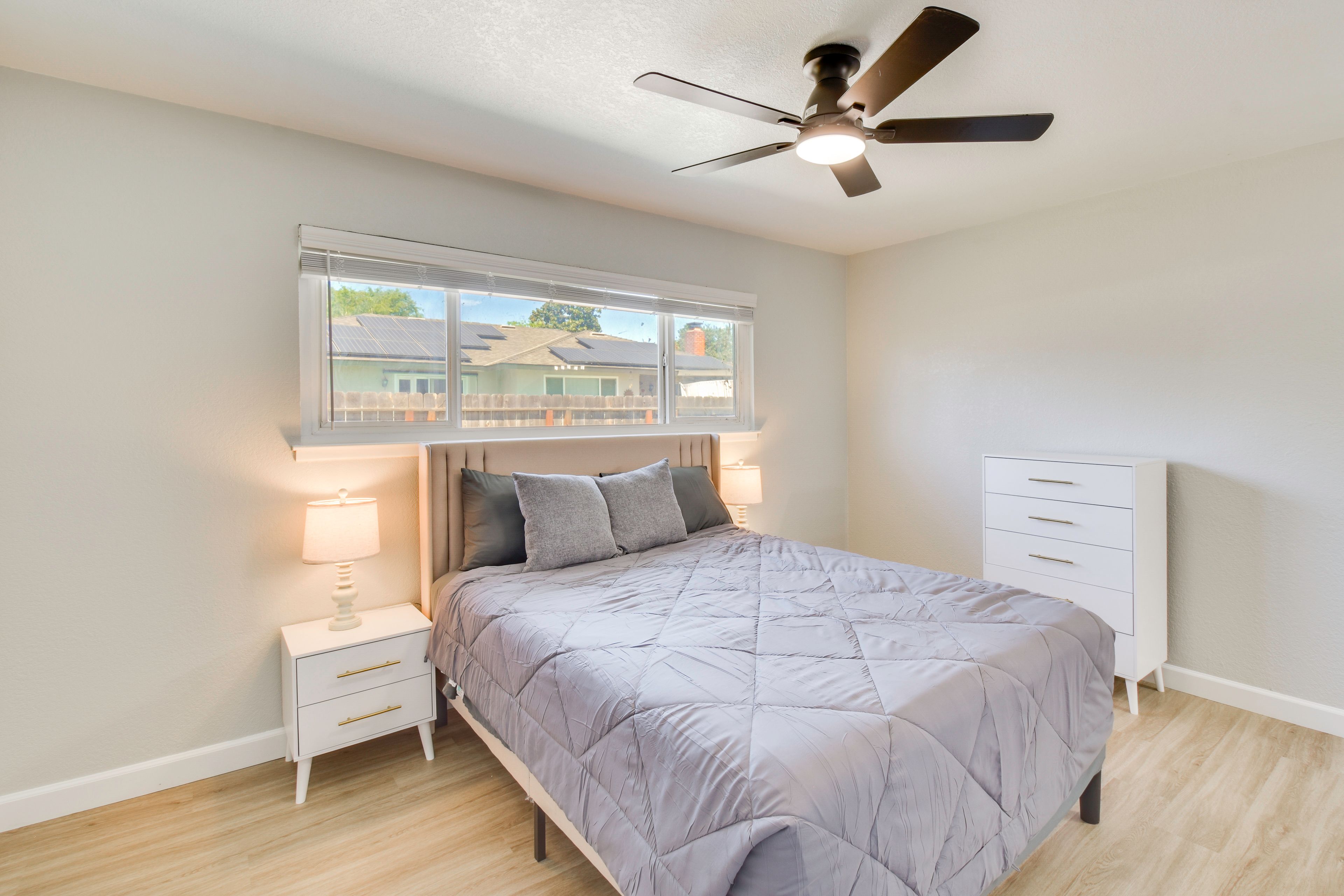 Bedroom 1 | King Bed