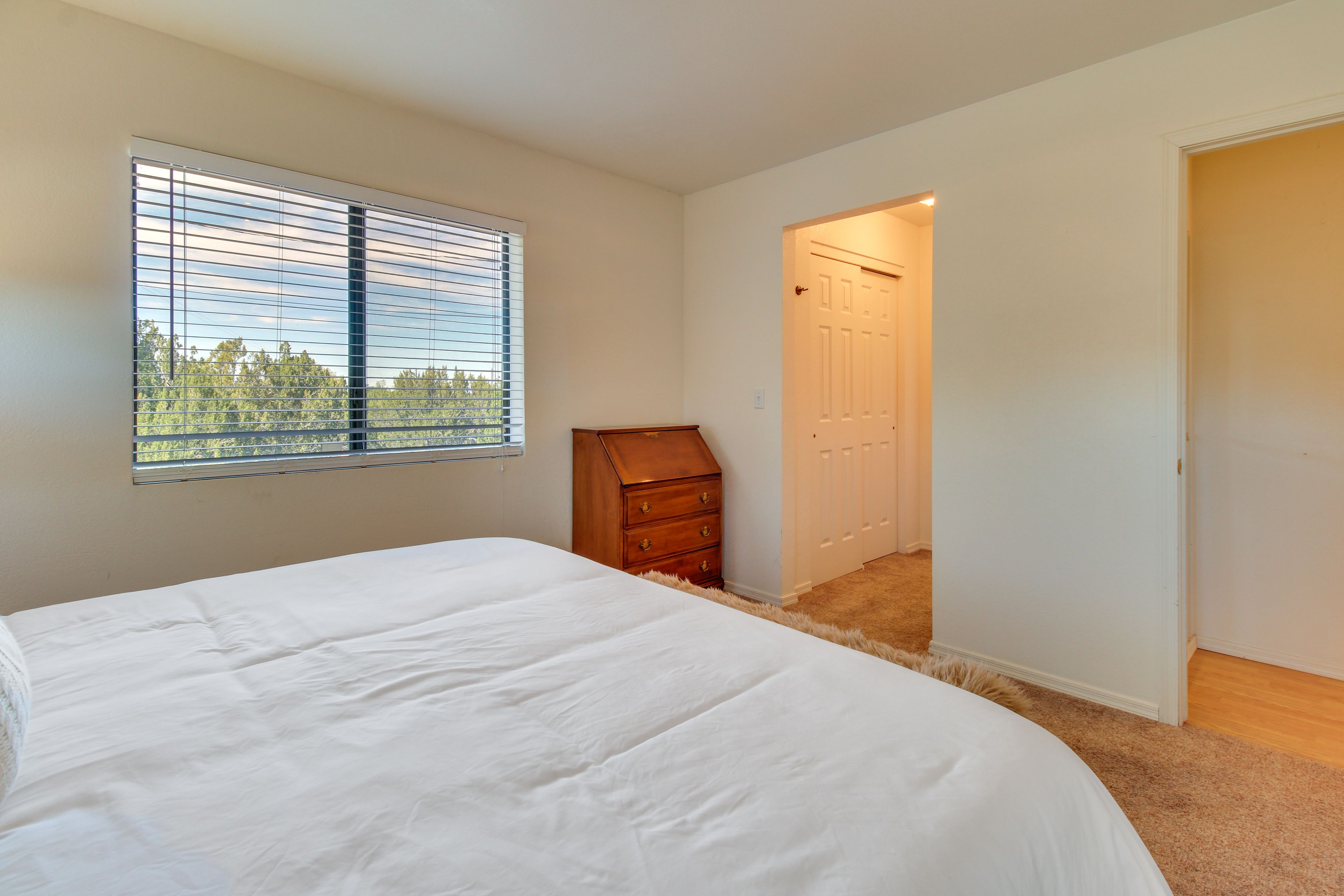 Bedroom 1 | King Bed