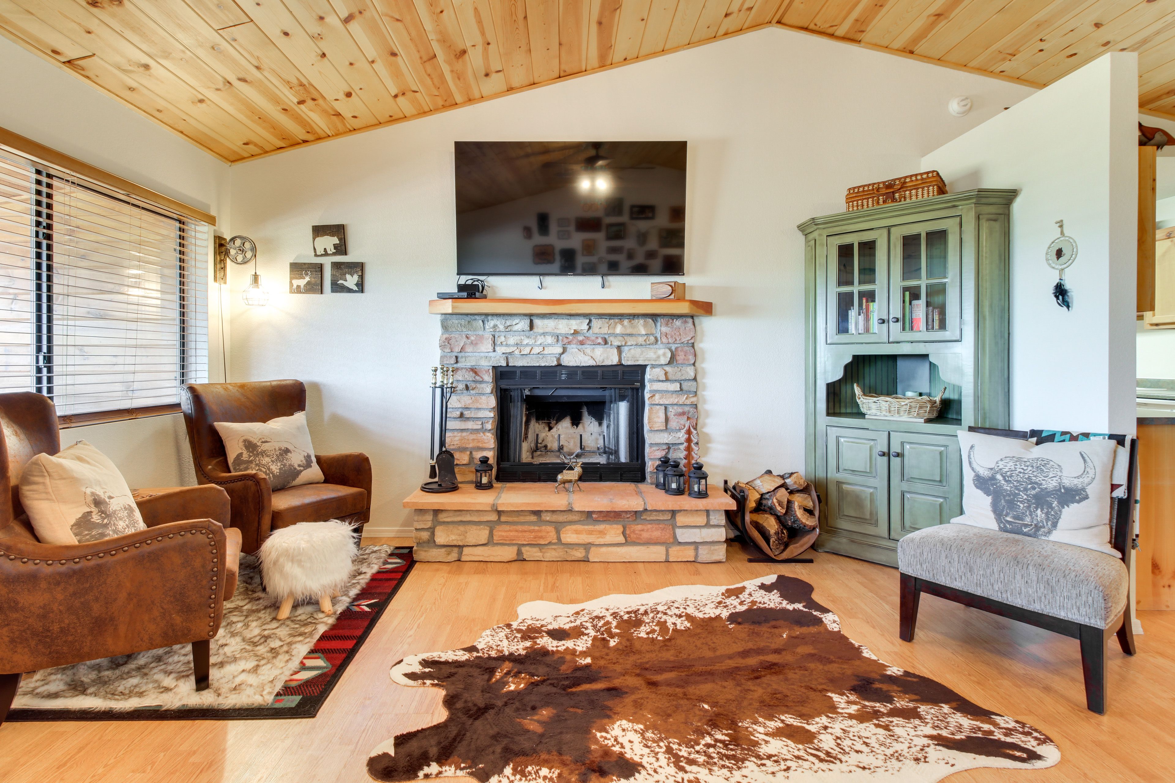 Living Room | Queen Sleeper Sofa