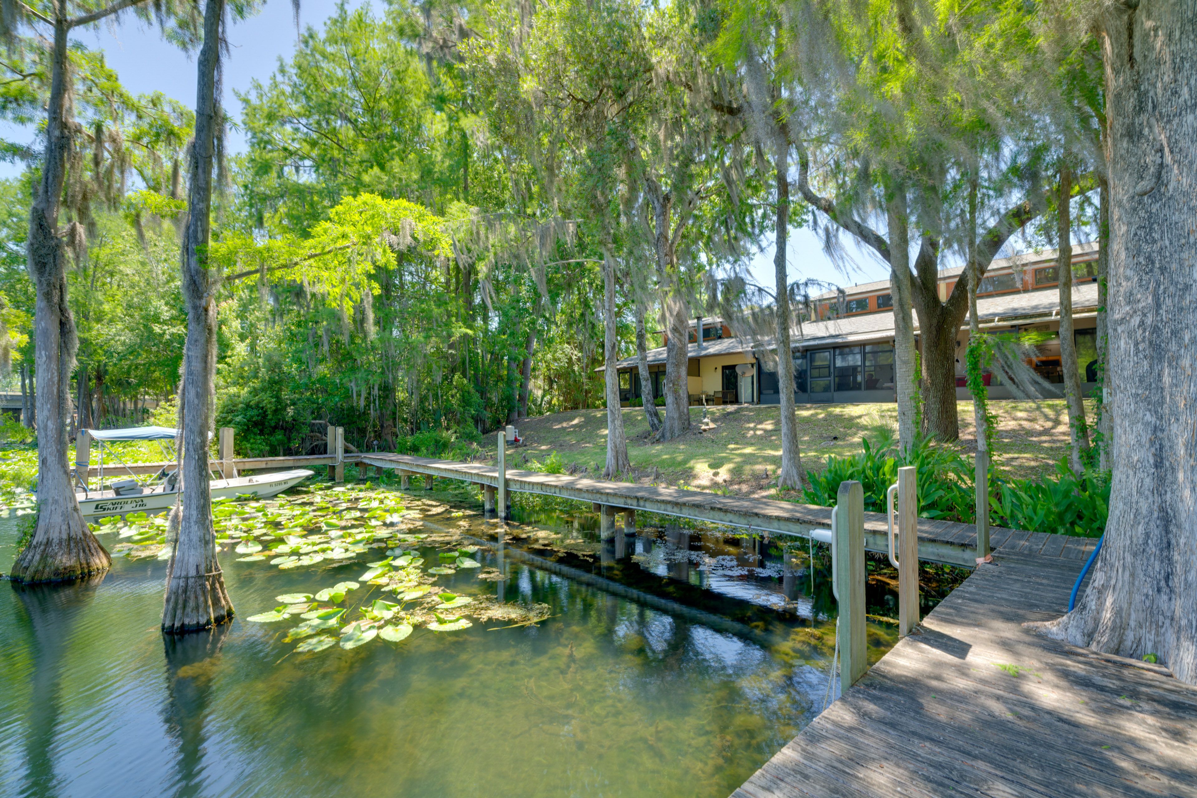 Riverside Villas | Community Docks