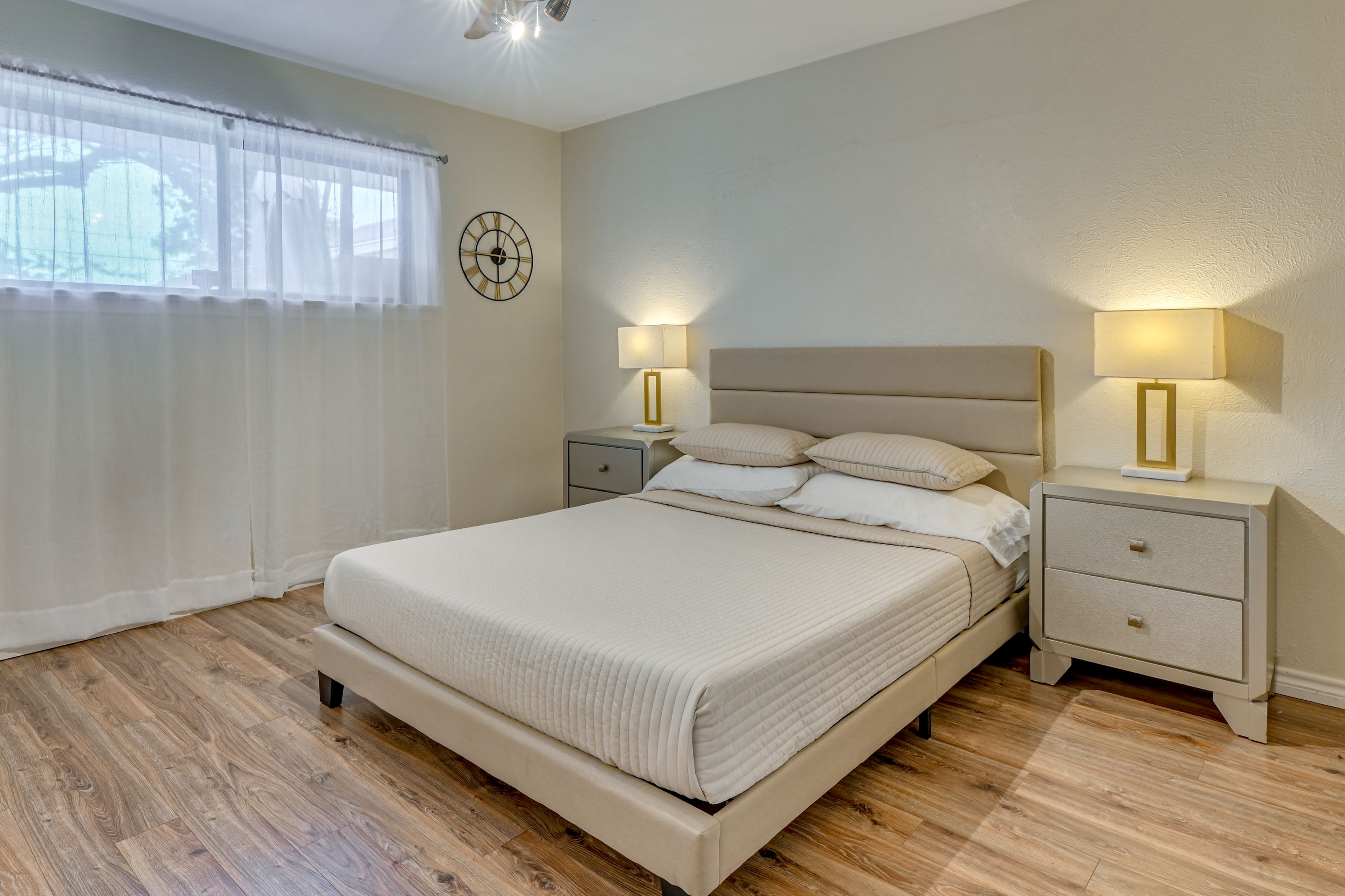Bedroom 2 | Queen Bed