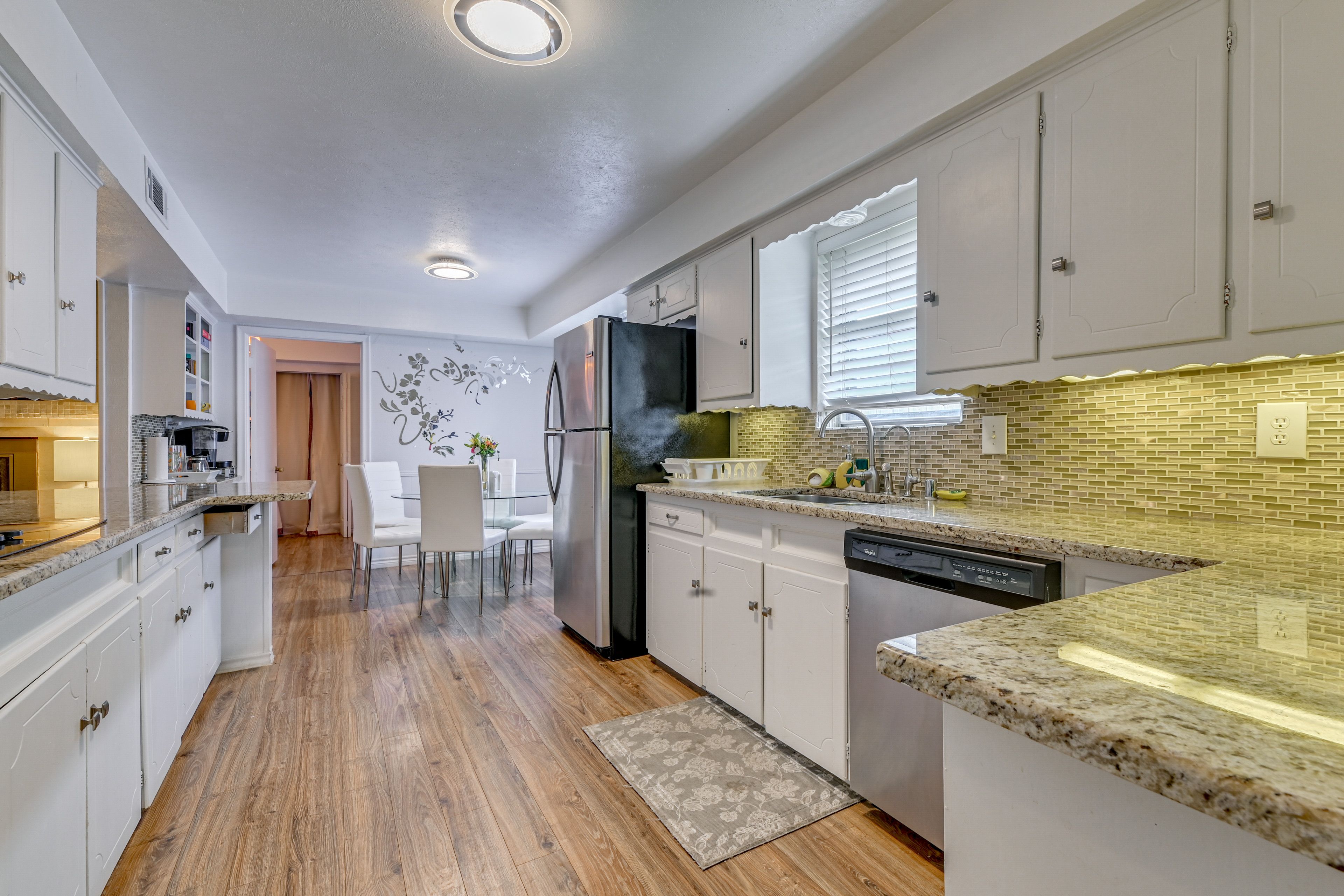 Breakfast nook area