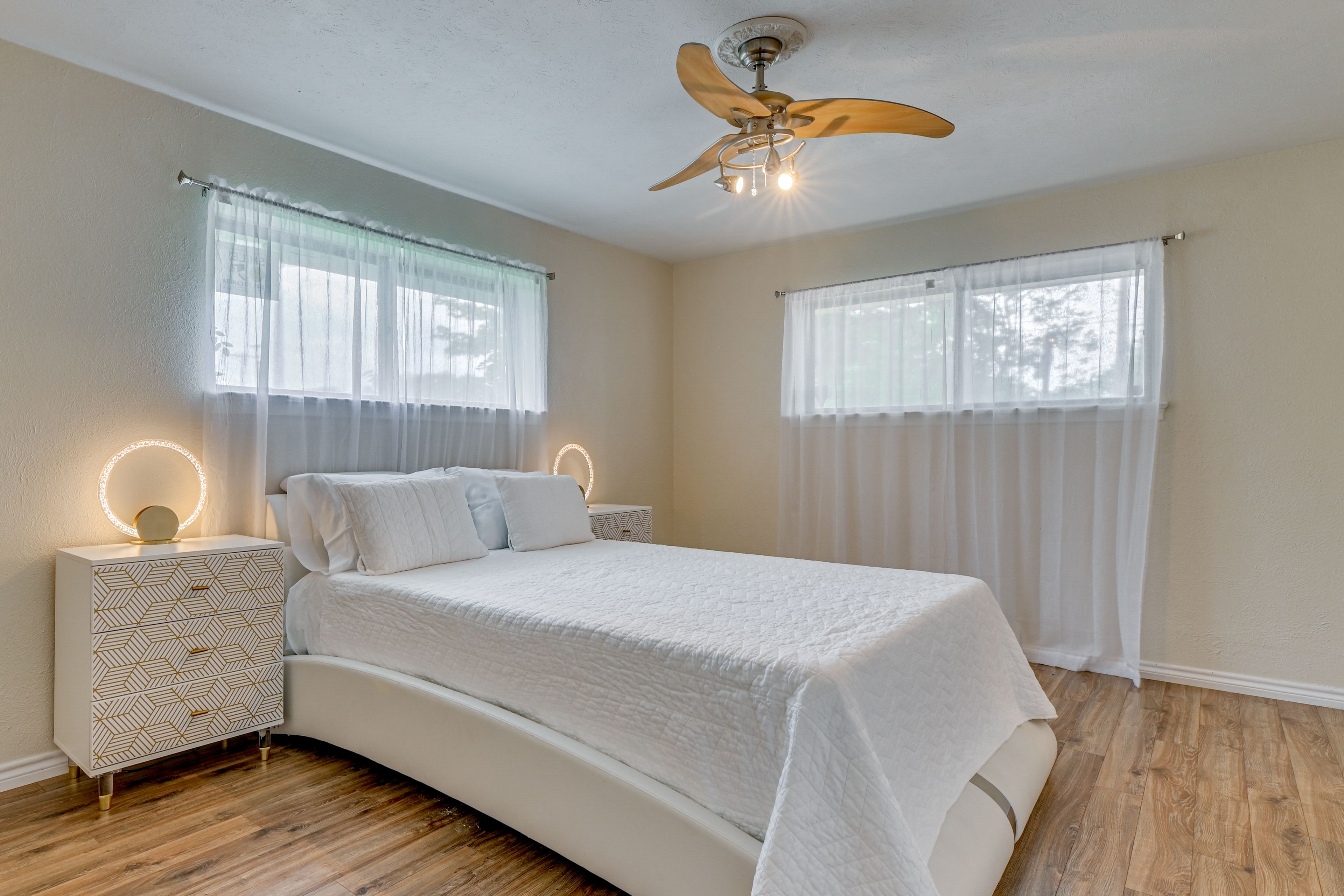 Bedroom 3 | Queen Bed