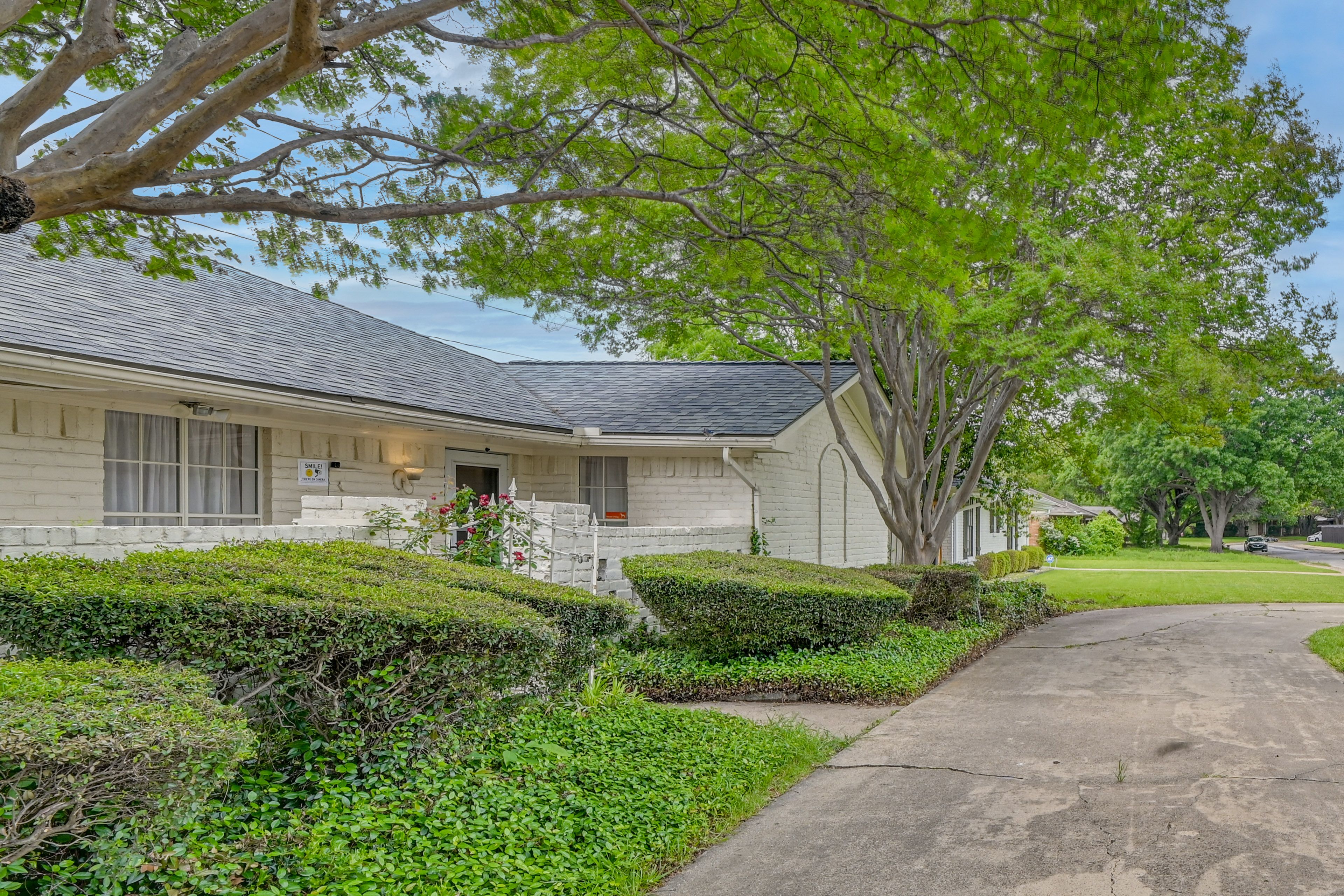 Parking | Carport (2 Vehicles) | Driveway (4 Vehicles)