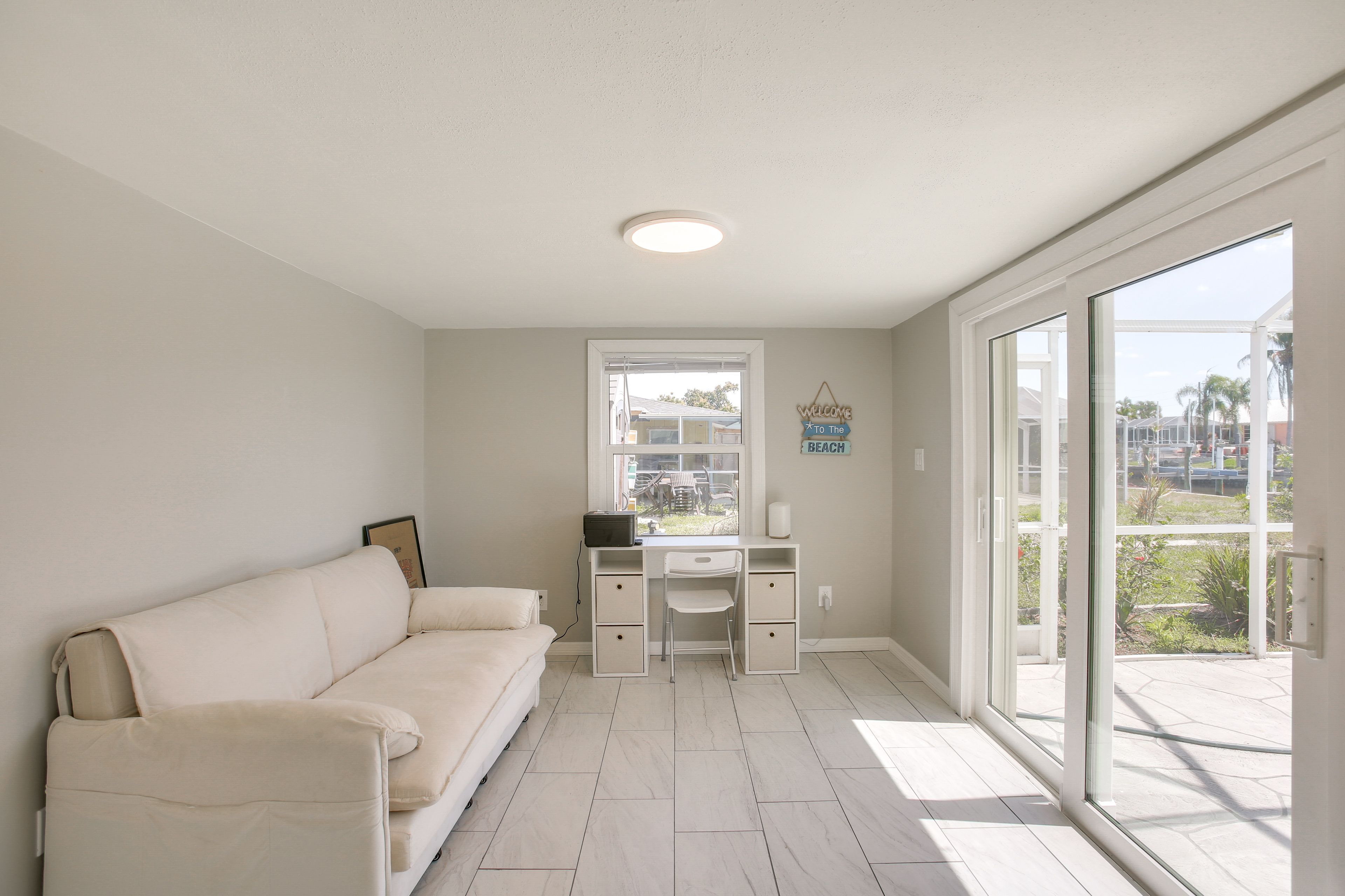 Florida Room | Full Sleeper Sofa