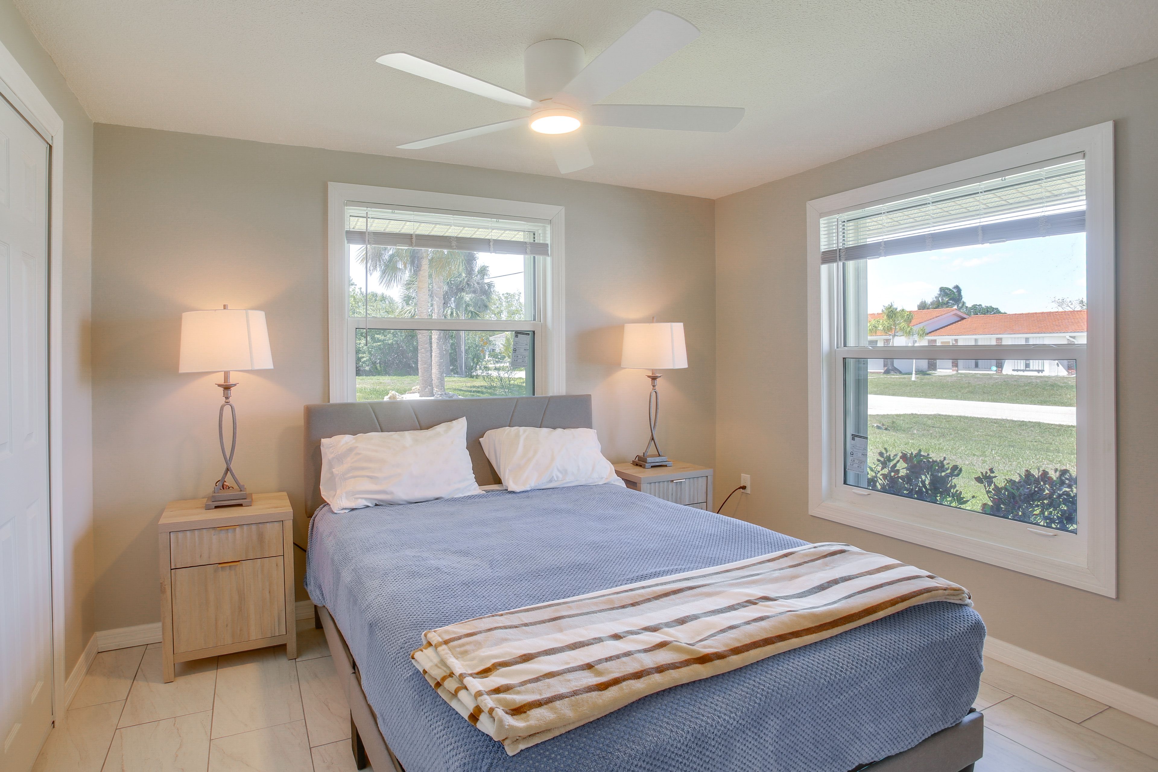 Bedroom 2 | Queen Bed