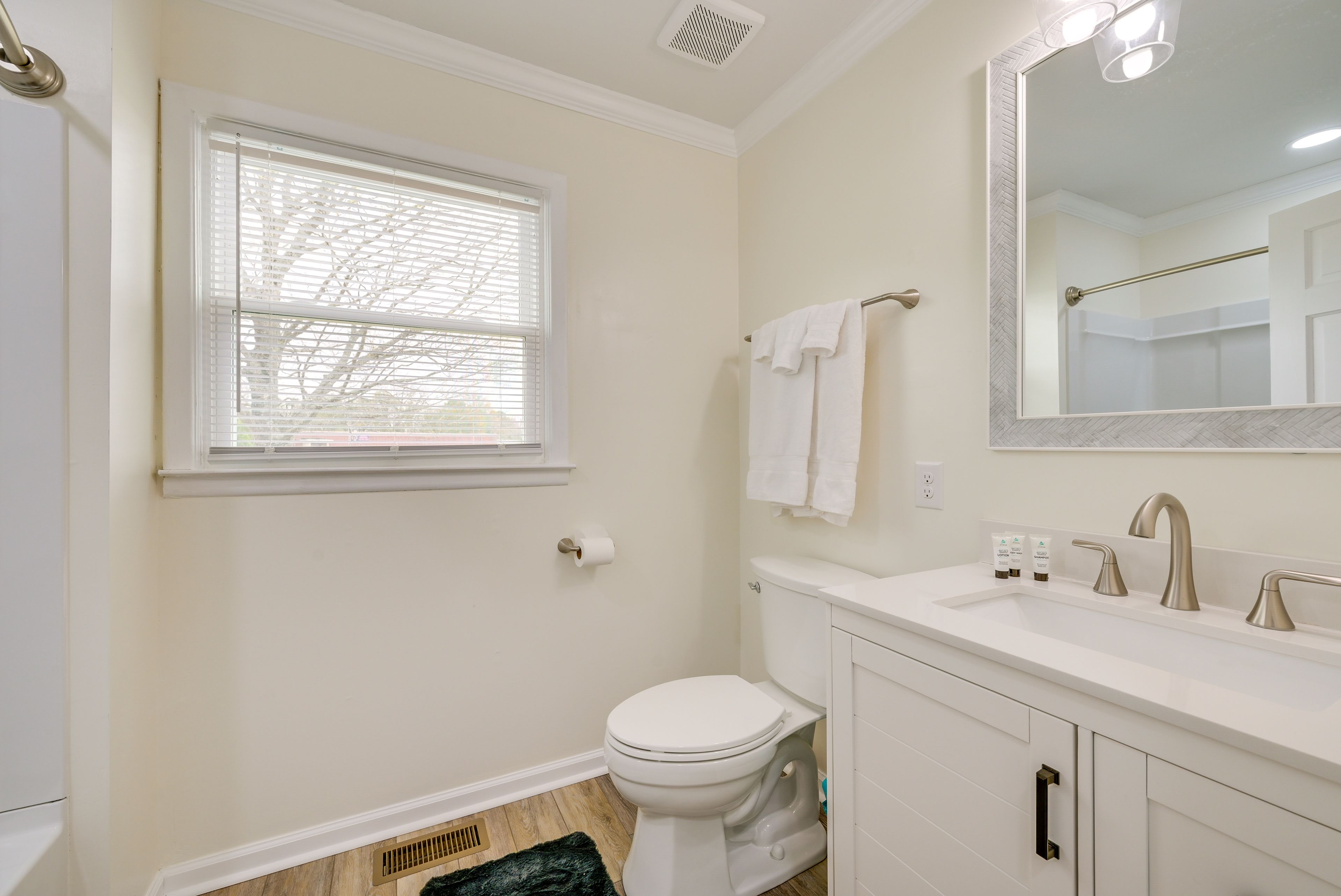 Full Bathroom