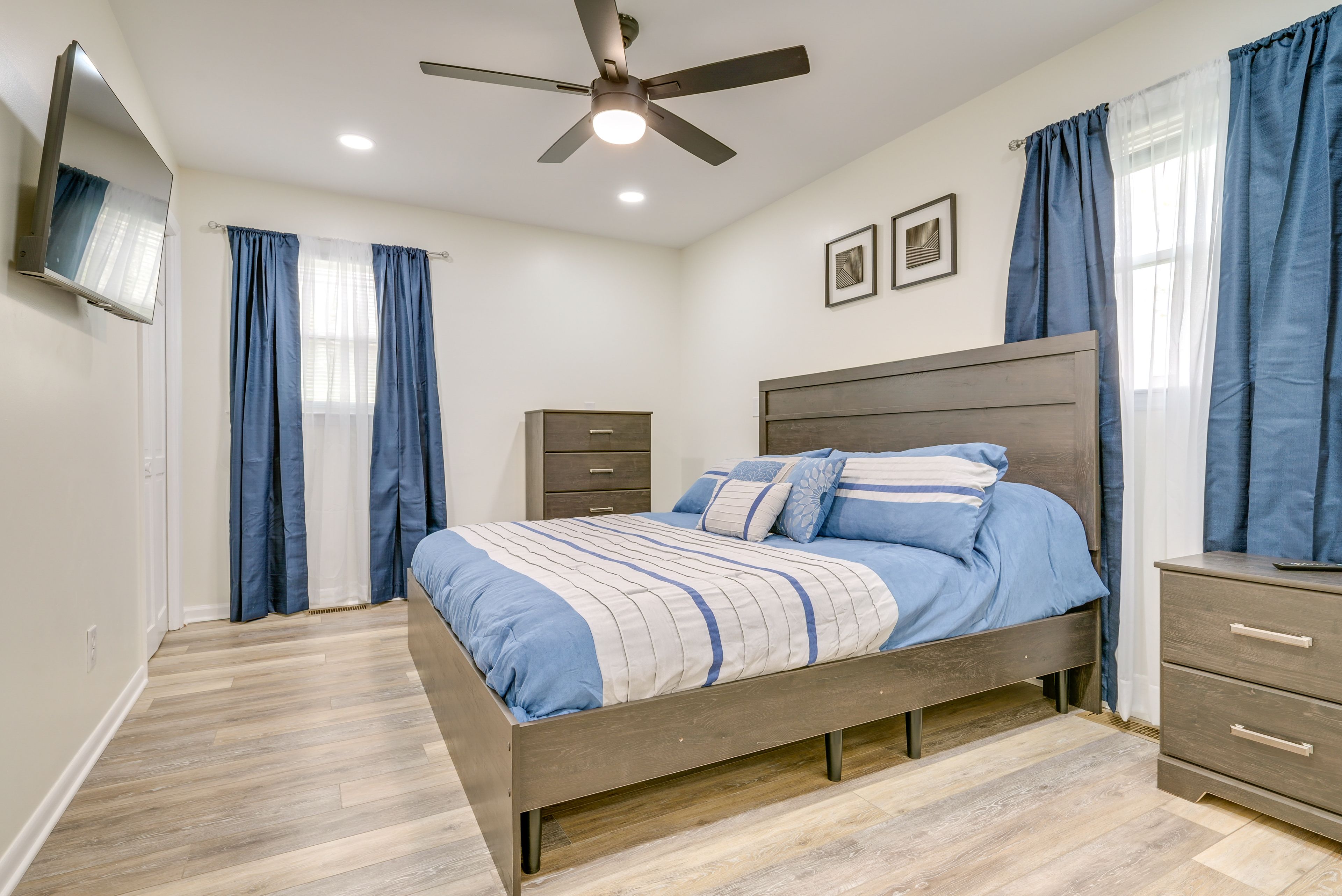 Bedroom 2 | King Bed