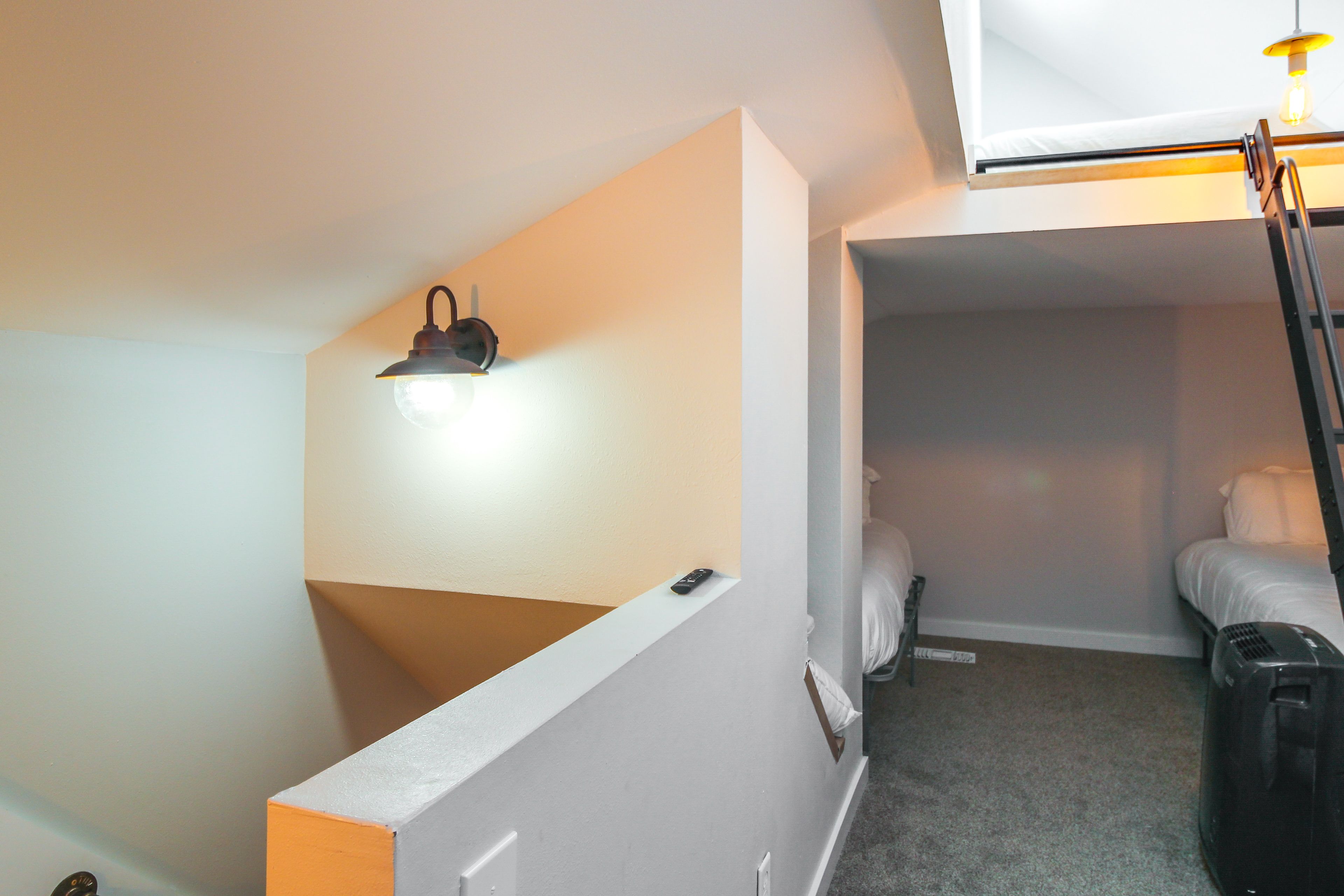 Loft | 3 Twin Beds