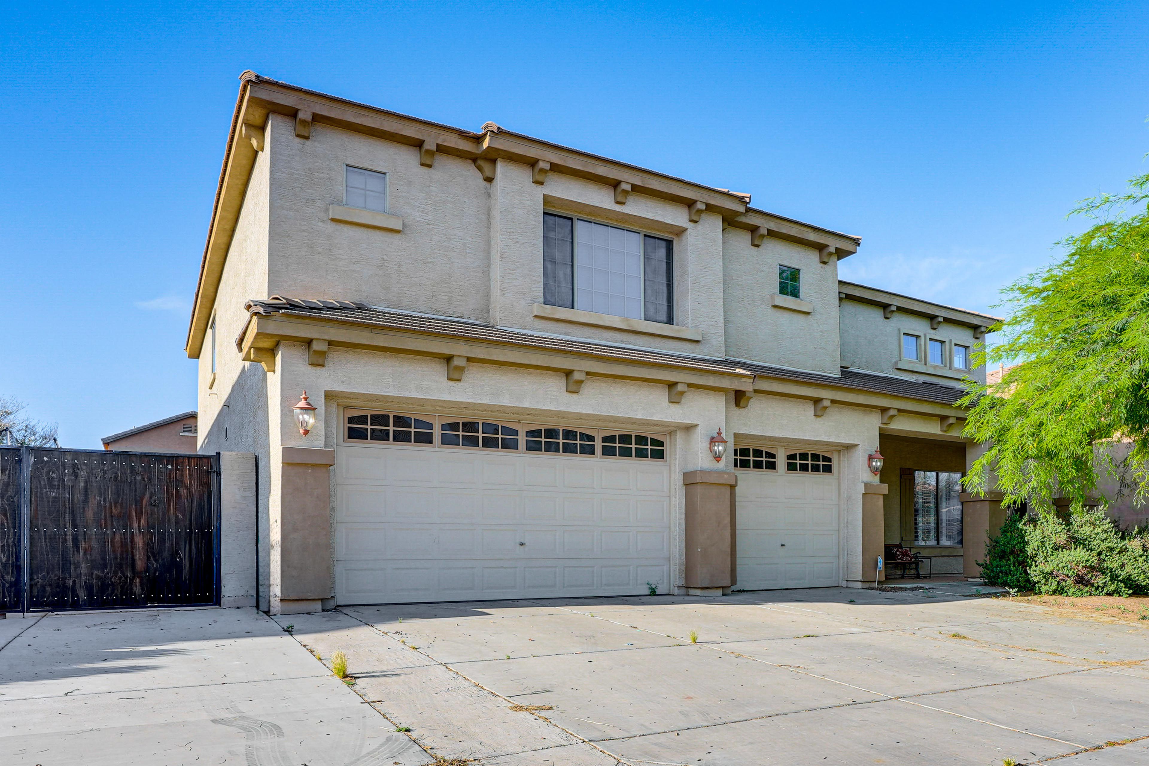 Parking | Driveway (4 Vehicles)