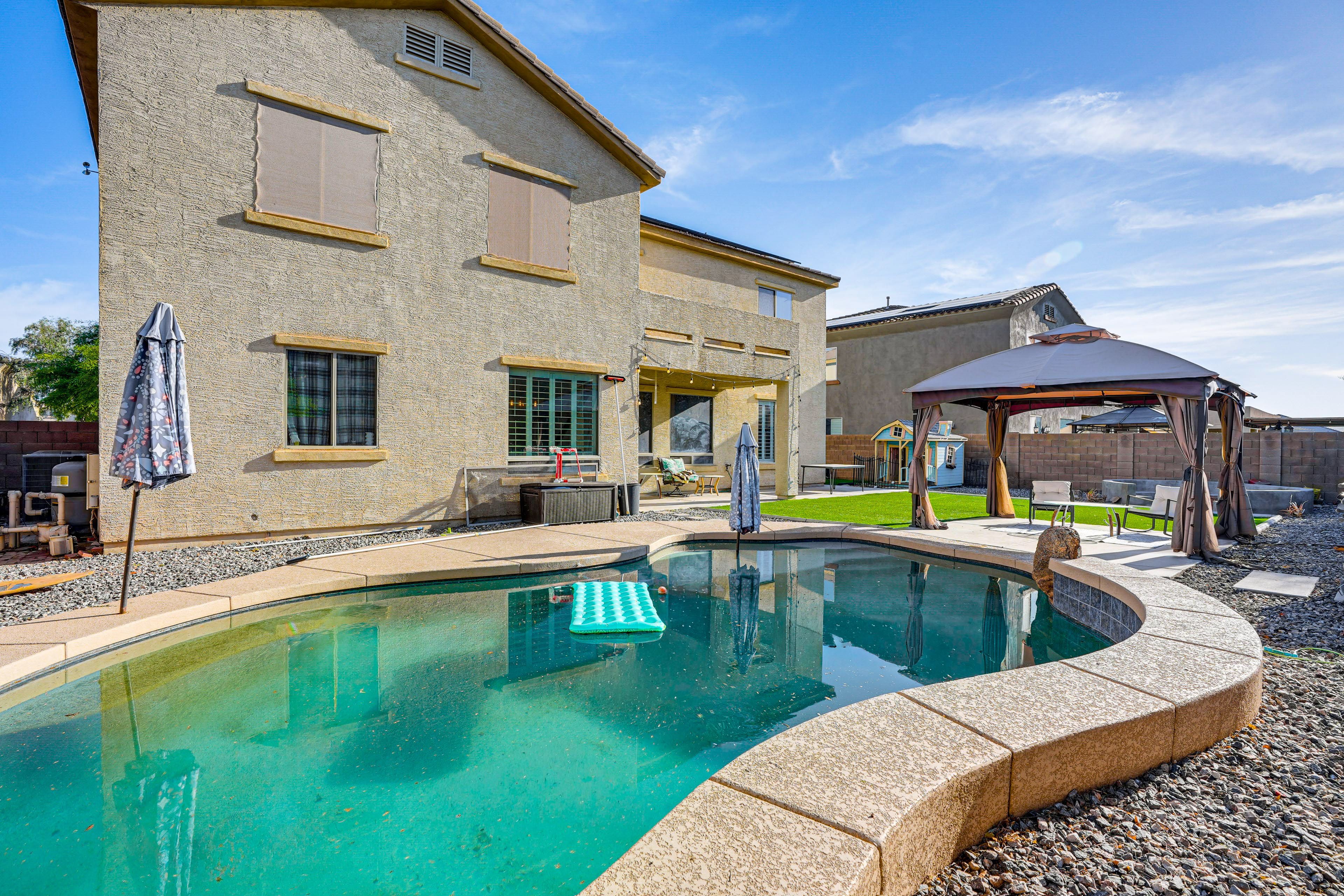 Glendale Vacation Rental | 5BR | 3BA | 4,000 Sq Ft