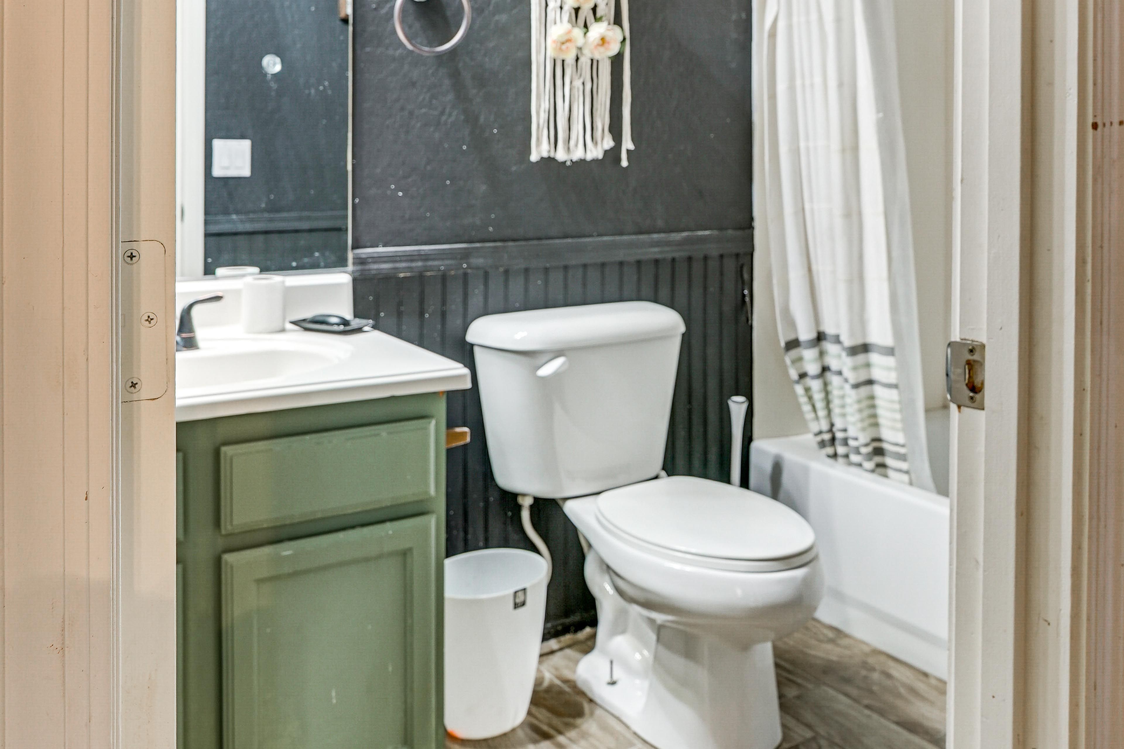 Full Bathroom | 1st Floor