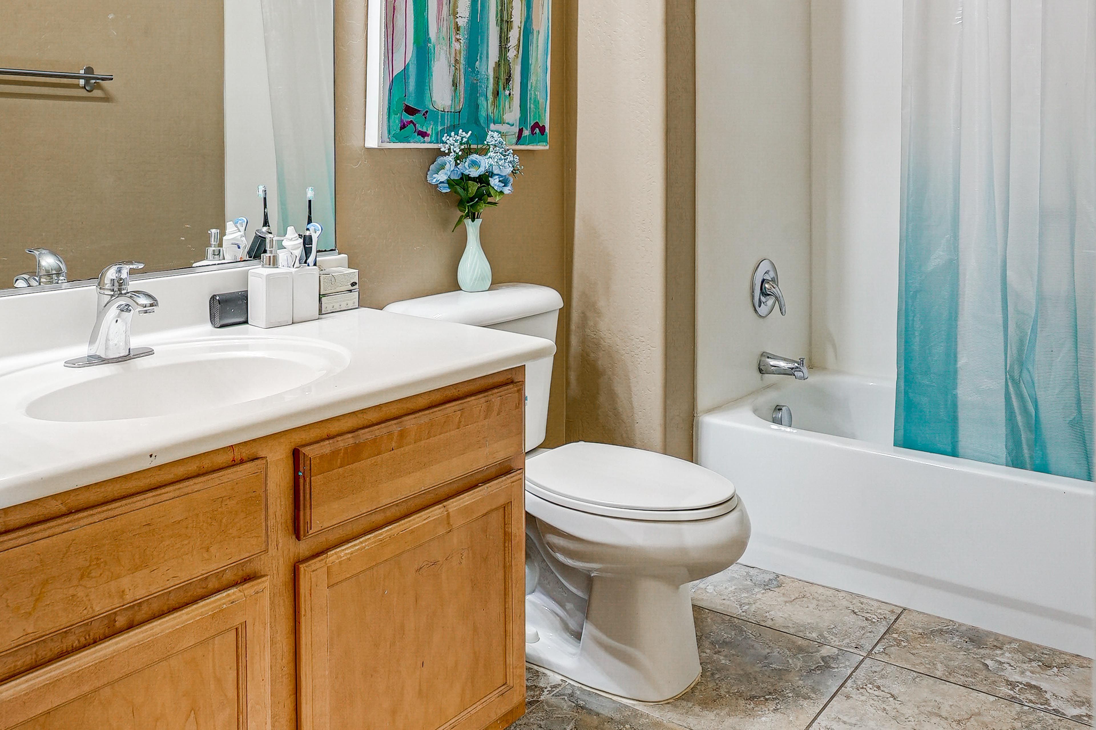 Full Bathroom | 2nd Floor