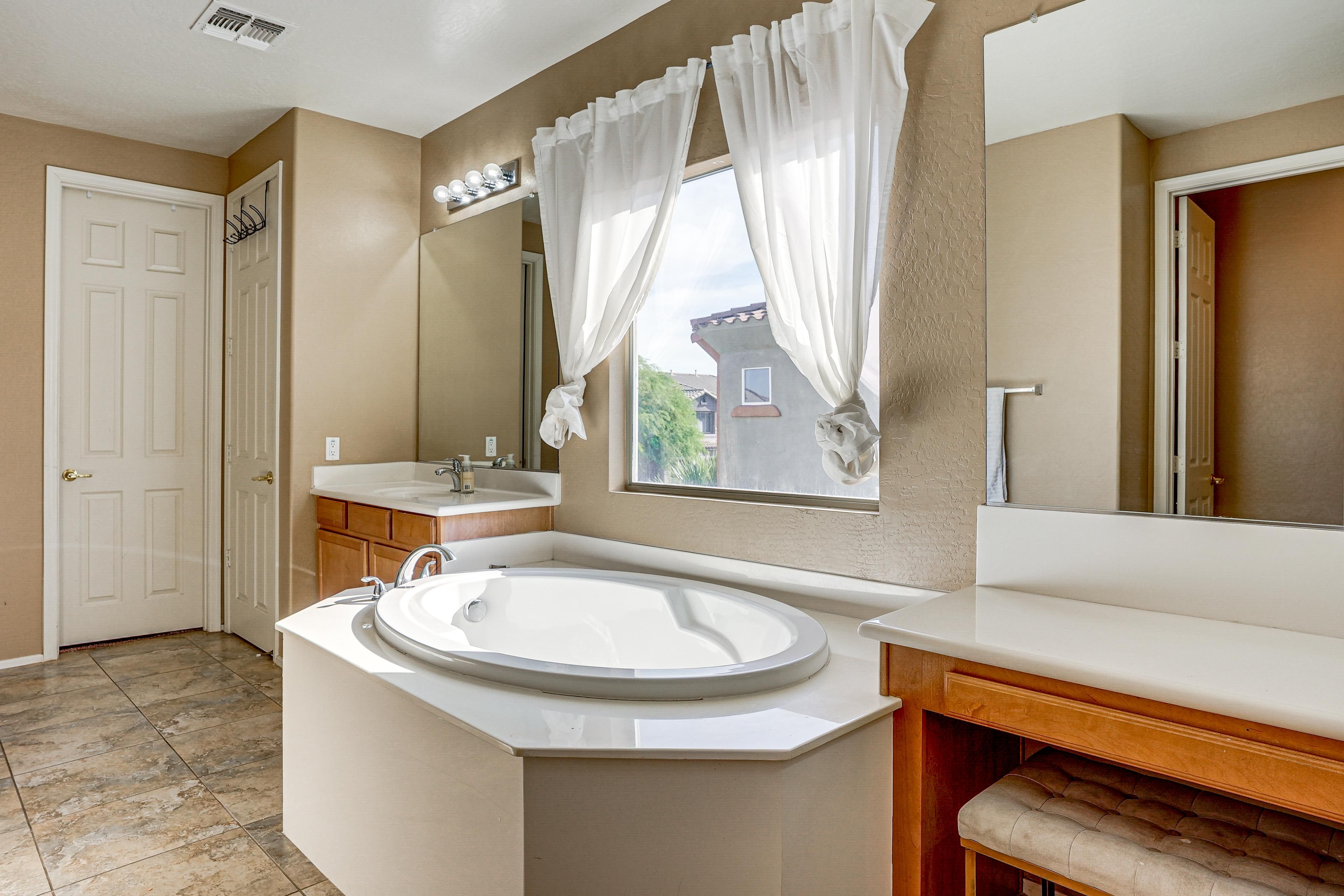 Full Bathroom | 2nd Floor