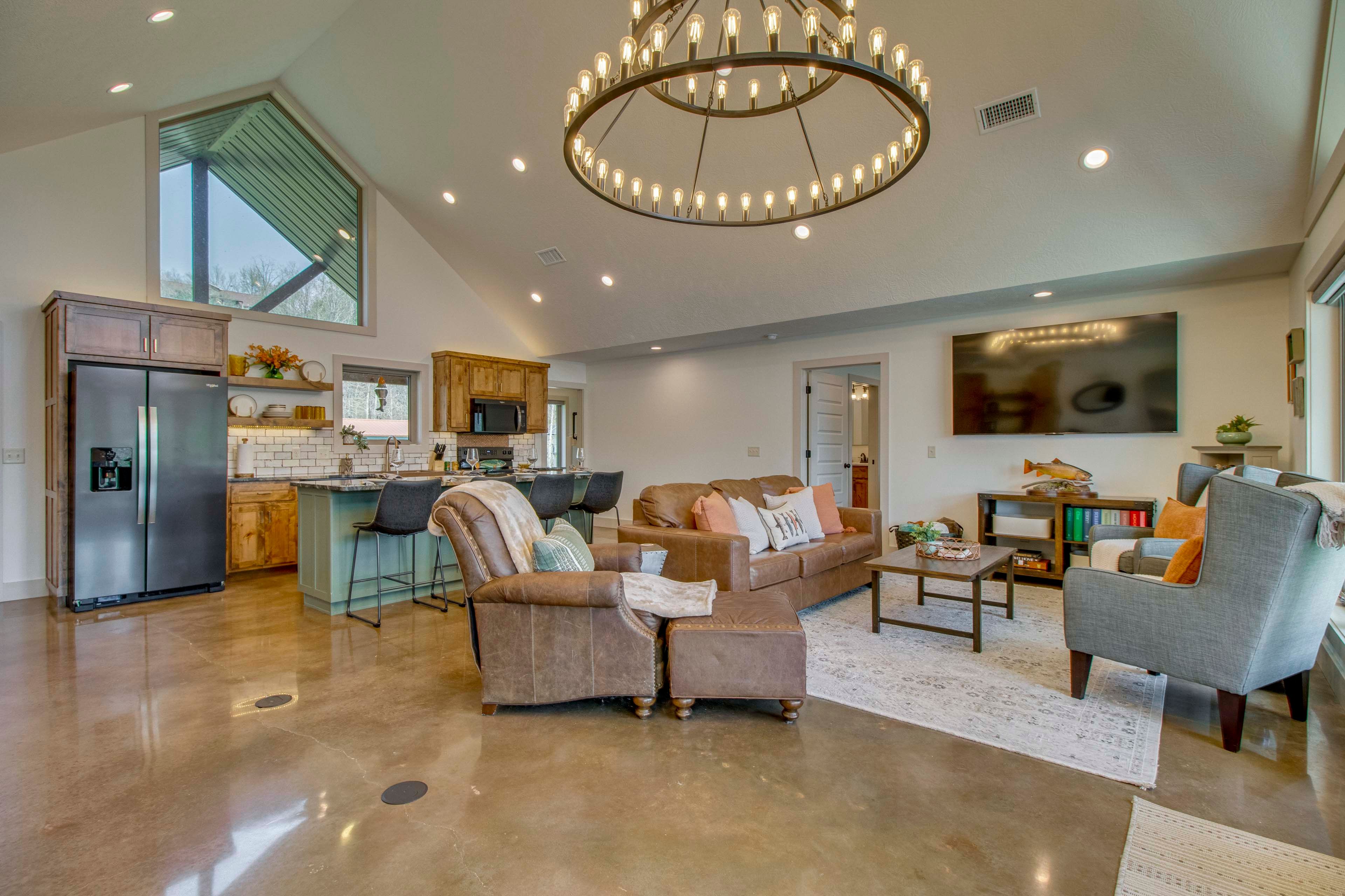 Interior | Open Floor Plan | Free WiFi
