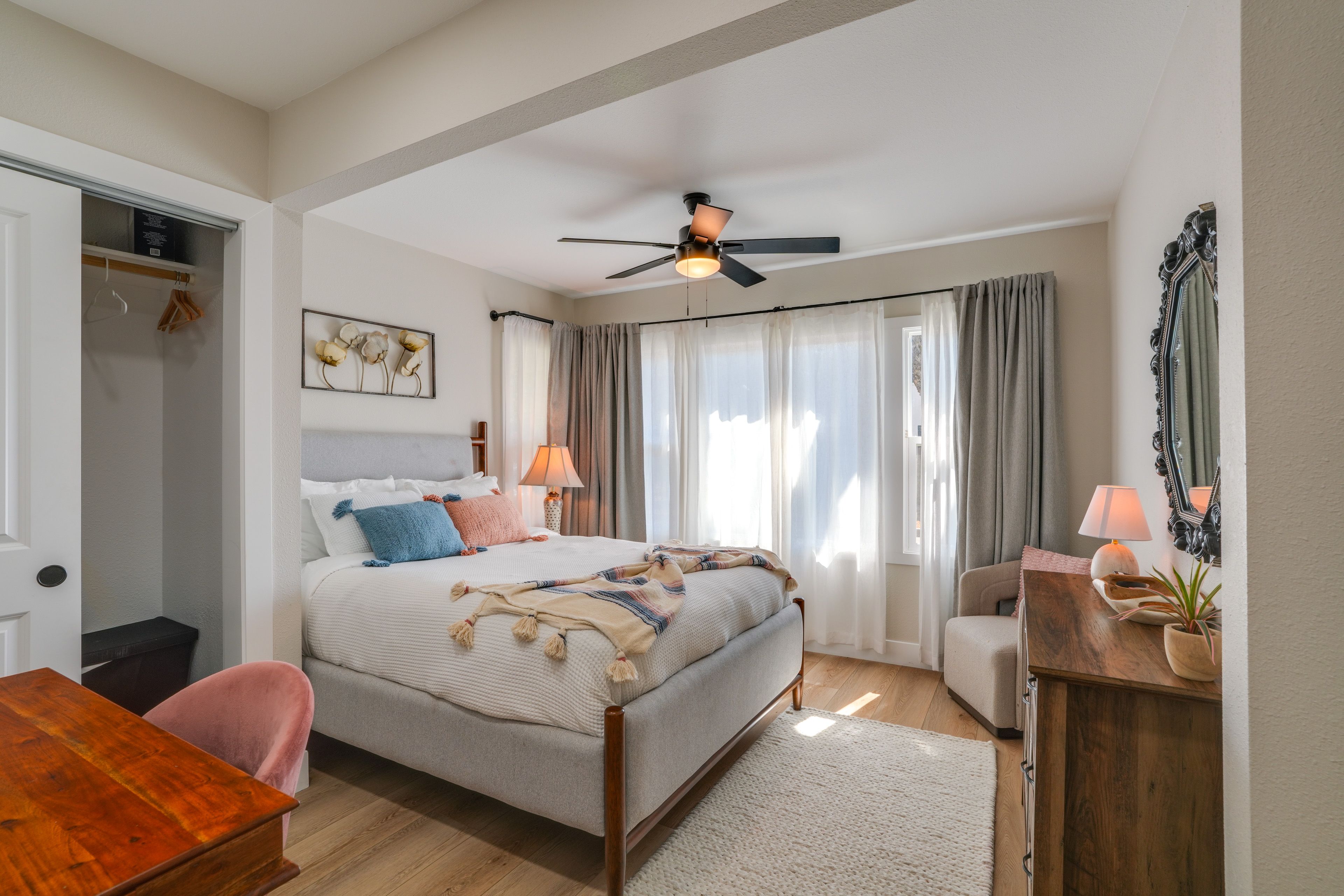 Bedroom 1 | Queen Bed