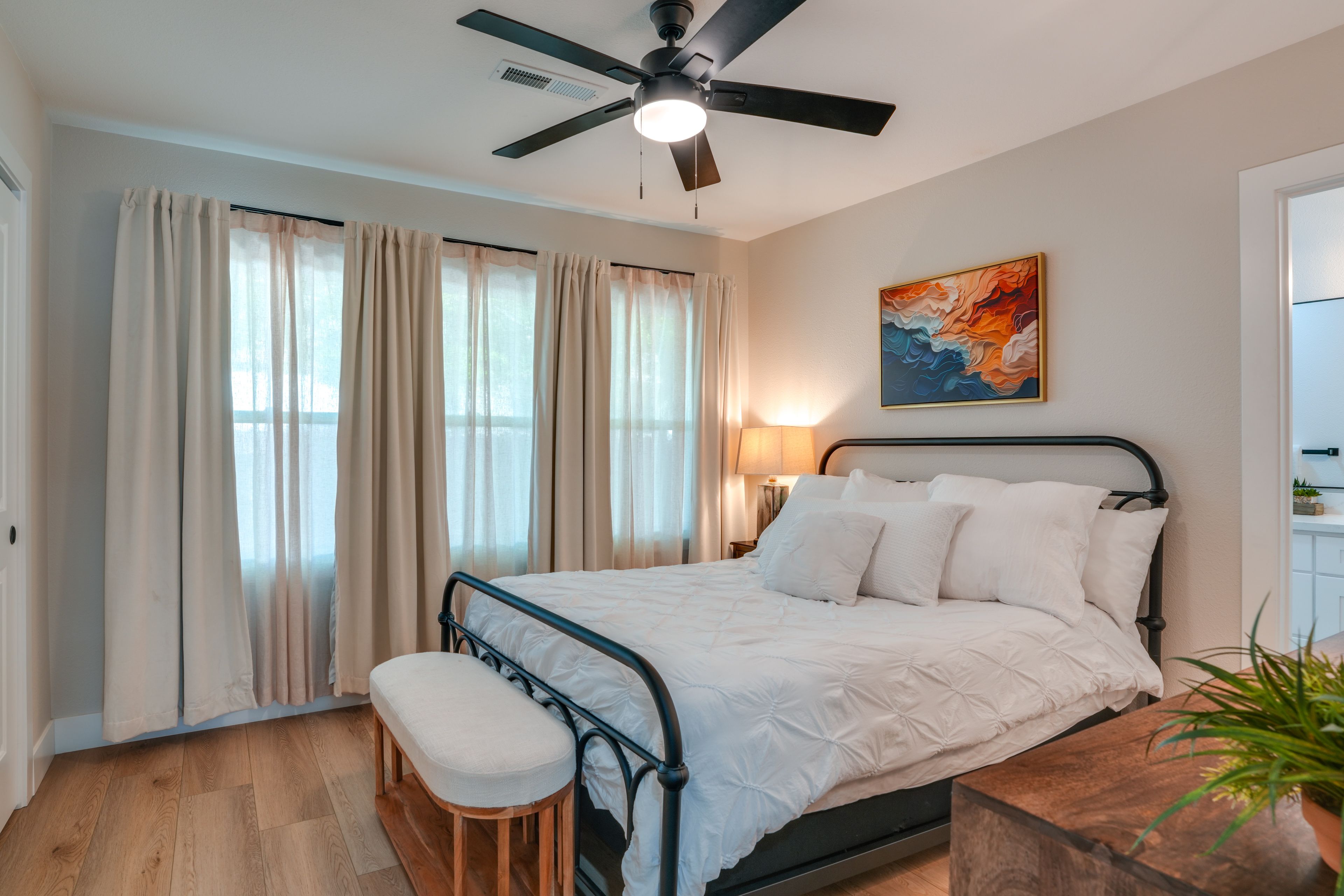 Bedroom 2 | Queen Bed