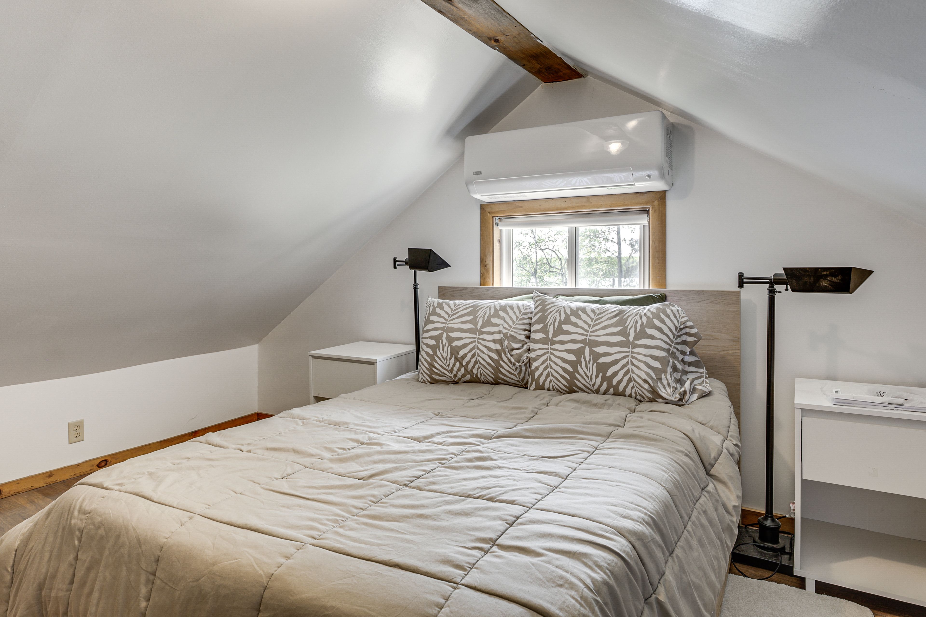 Bedroom 1 | Full Bed