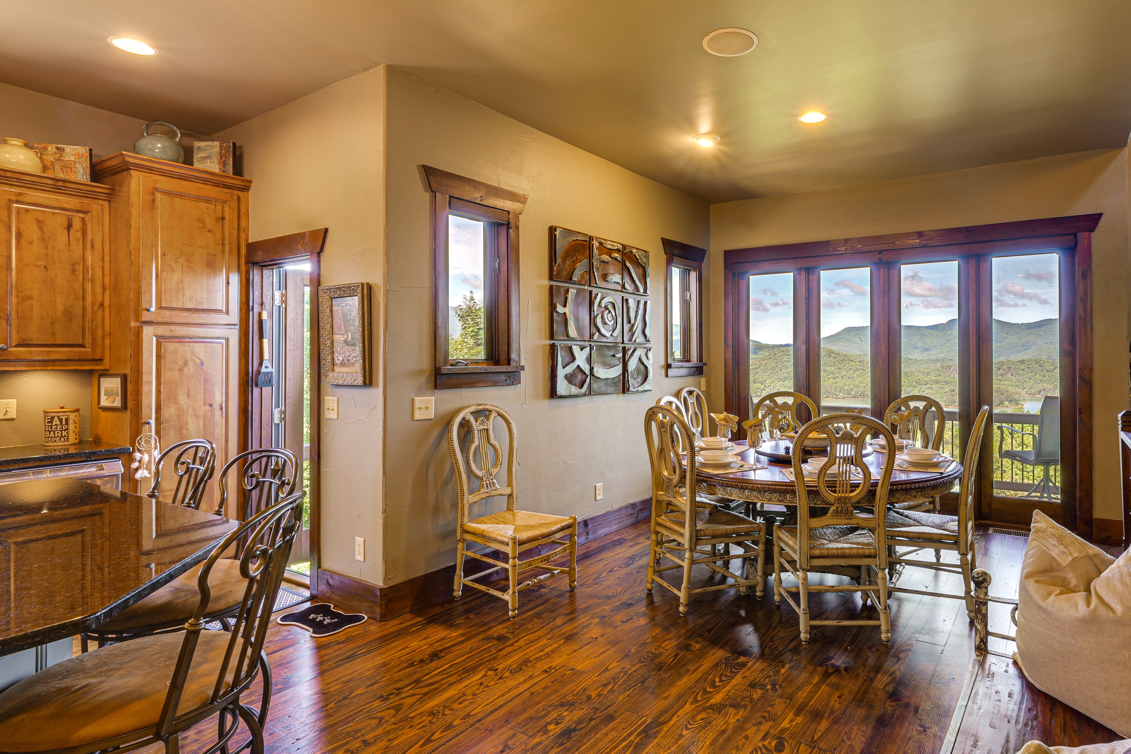 Dining Area | 1st Floor