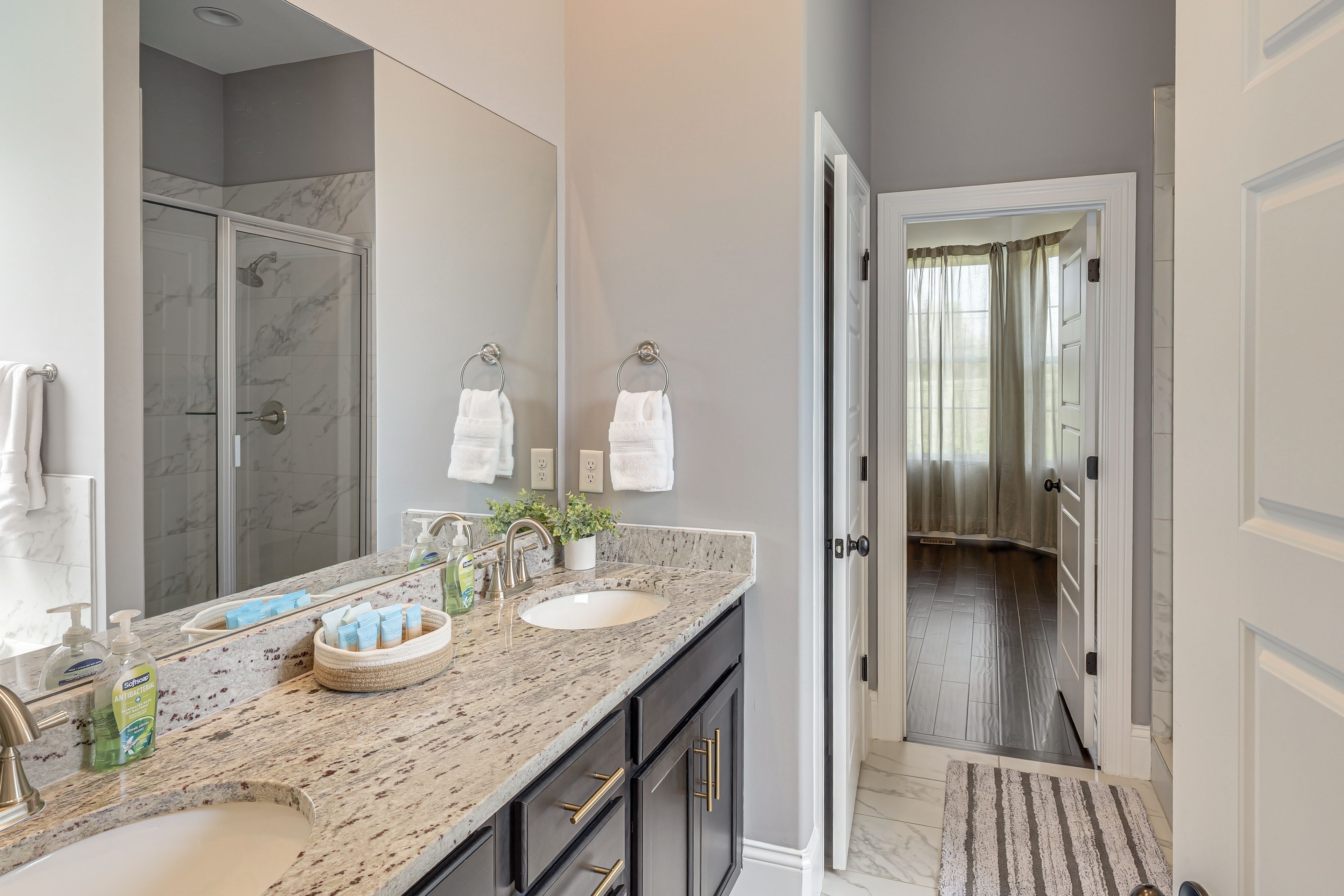 En-Suite Bathroom | 1st Floor